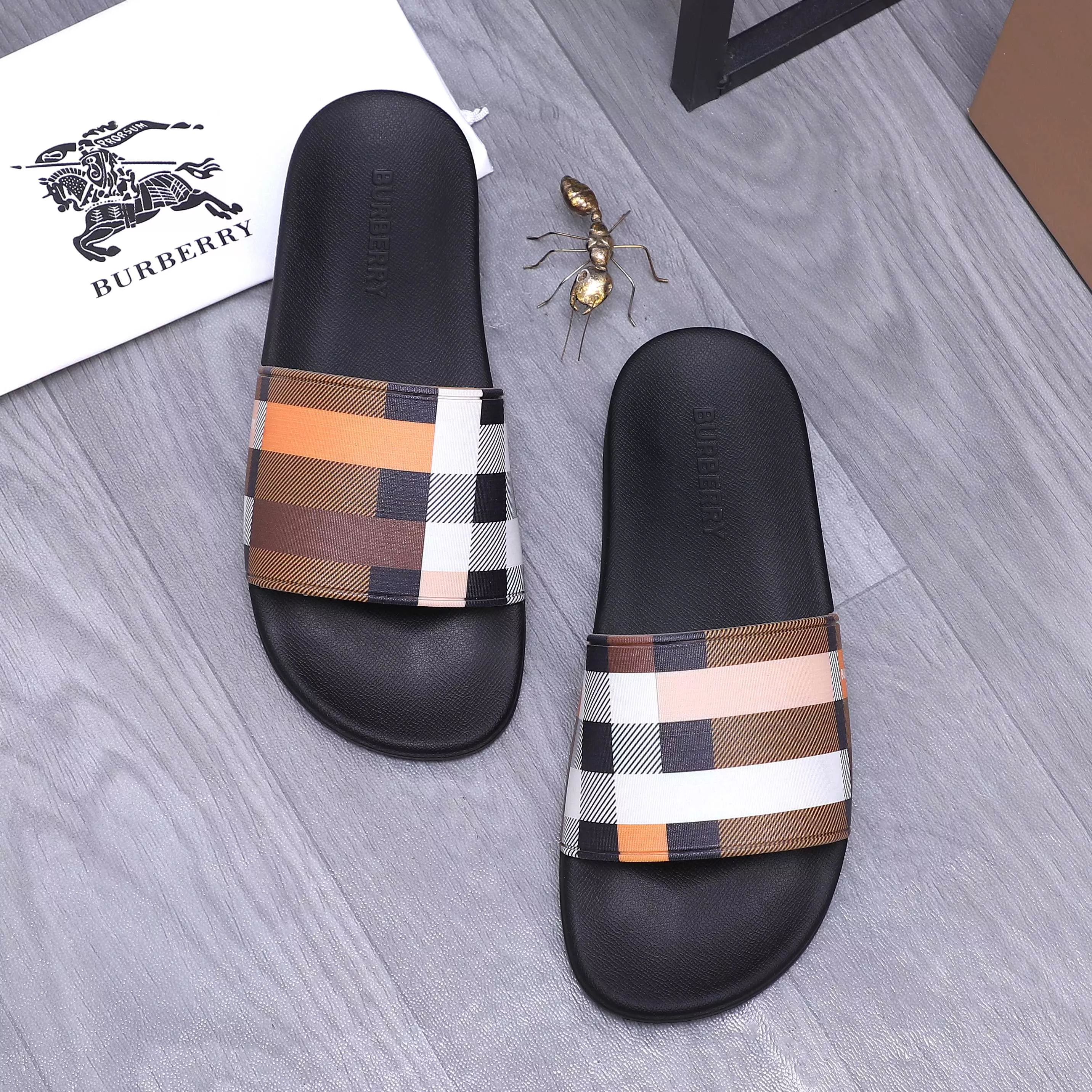 Burberry Slippers For Men GoodFit 7594