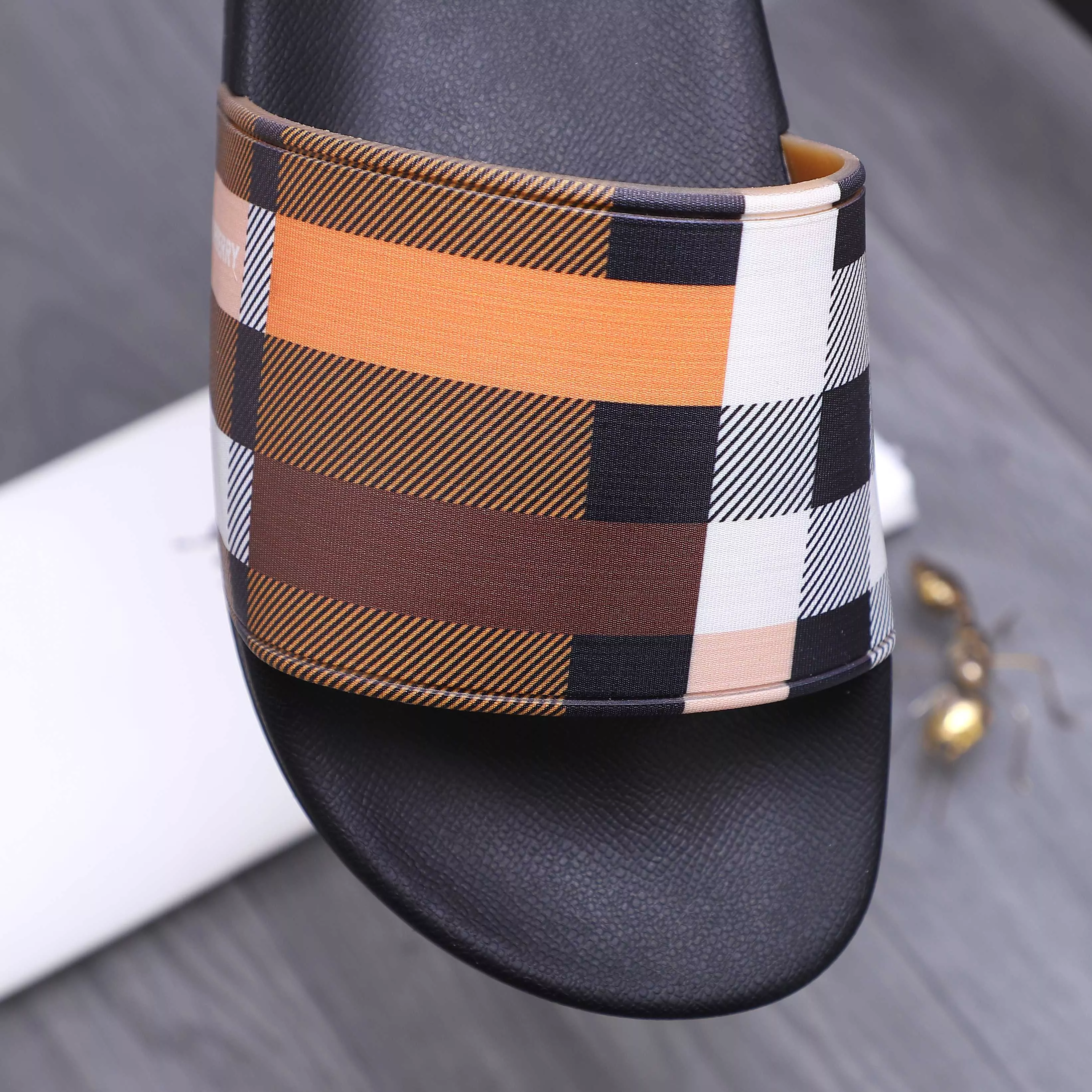Burberry Slippers For Men GoodFit 7594