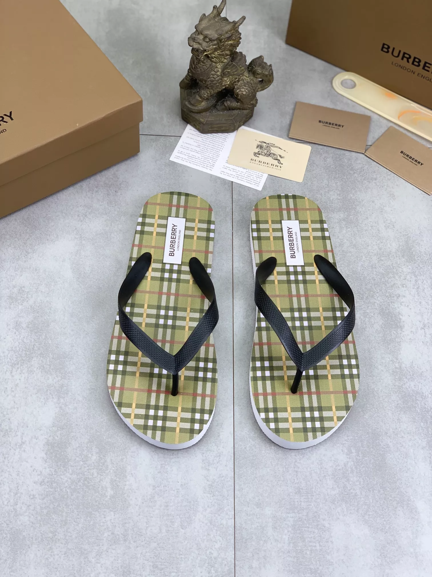 Burberry Slippers For Men Lightweight 7600