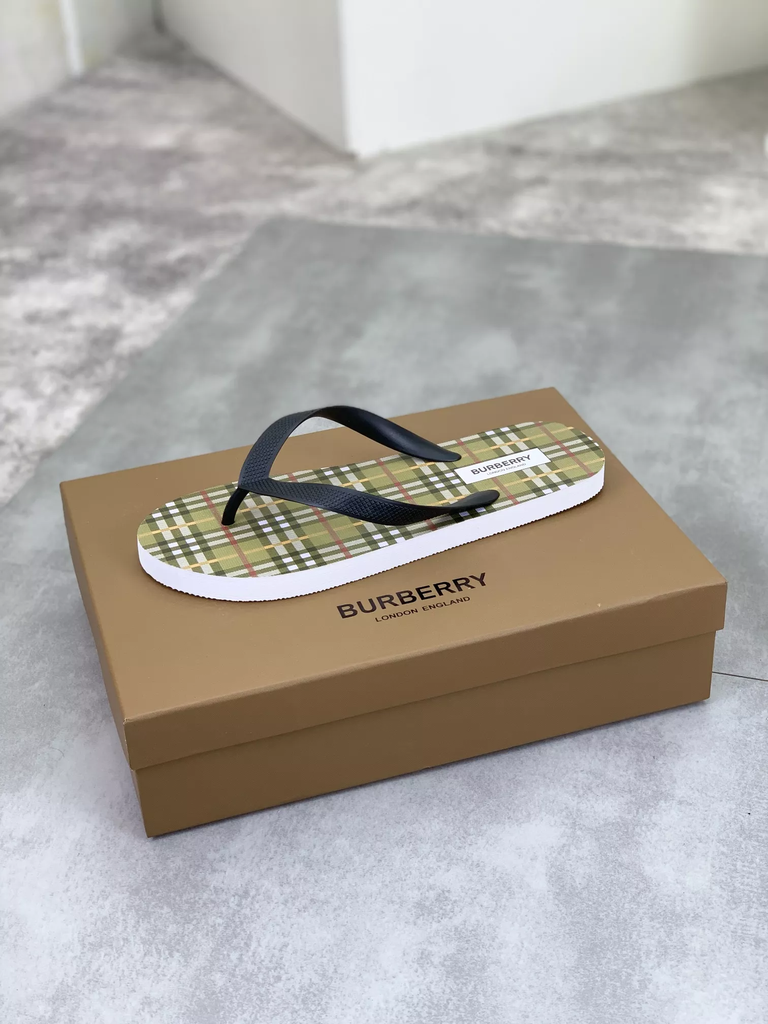 Burberry Slippers For Men Lightweight 7600