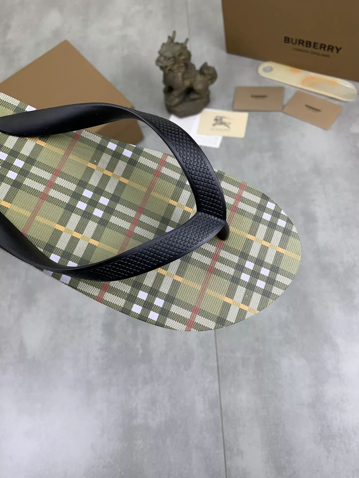 Burberry Slippers For Men Lightweight 7600