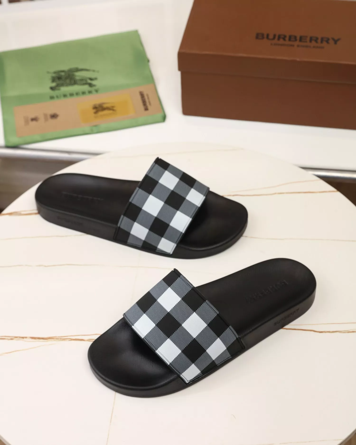 Burberry Slippers For Men ModernLook 2320