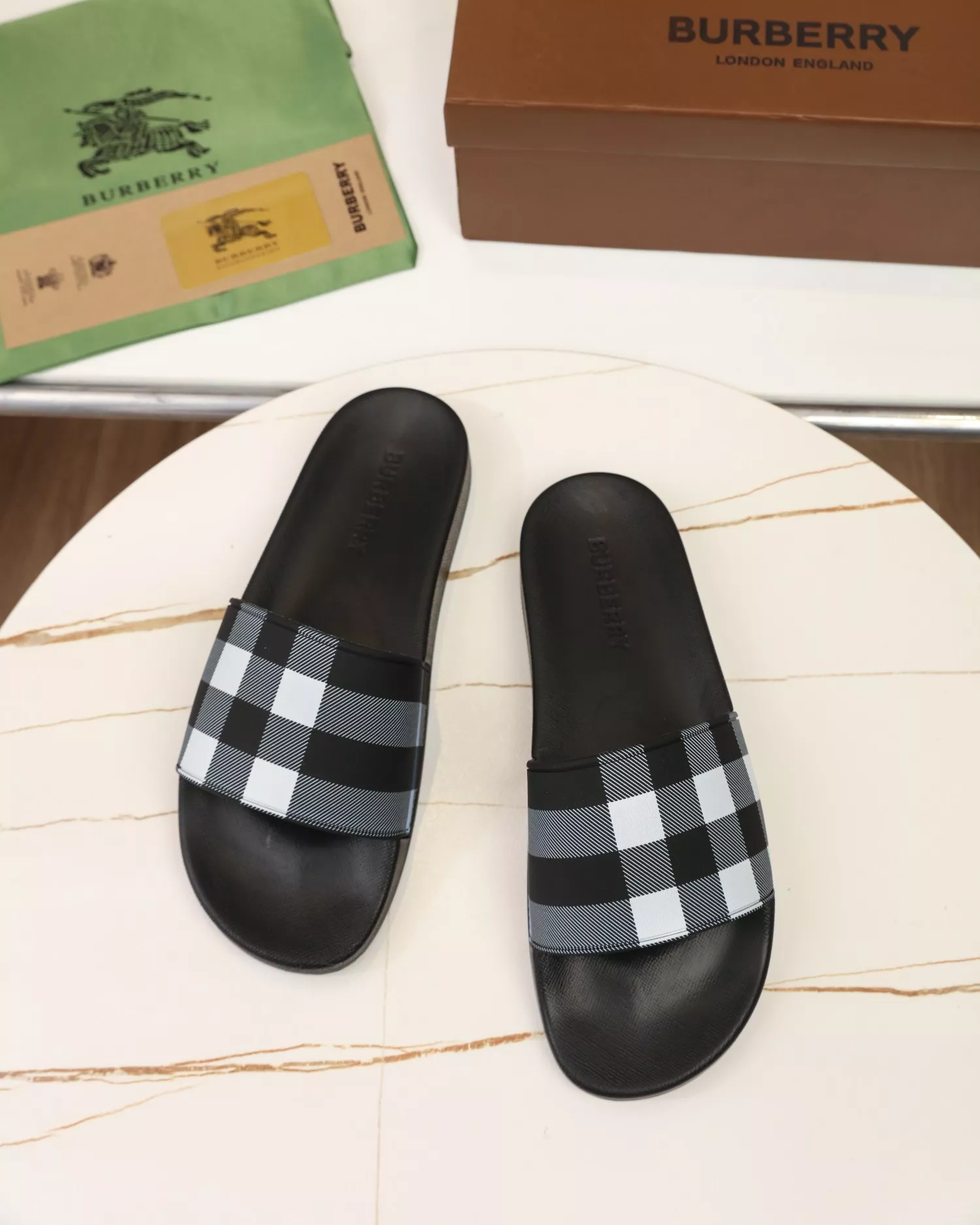 Burberry Slippers For Men ModernLook 2320