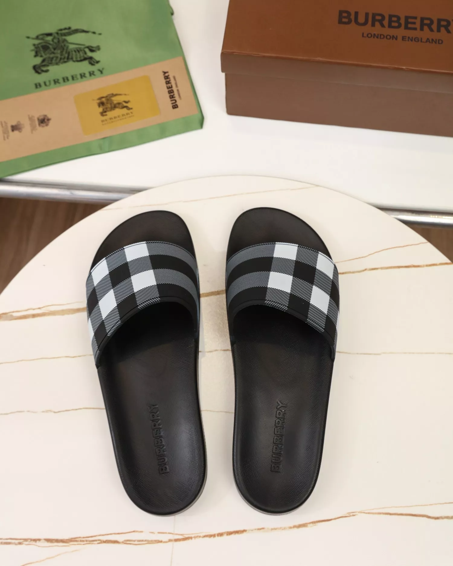 Burberry Slippers For Men ModernLook 2320