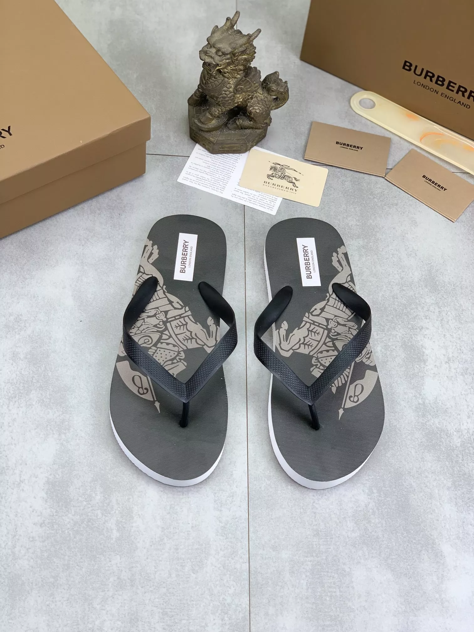 Burberry Slippers For Men Reliable 2603