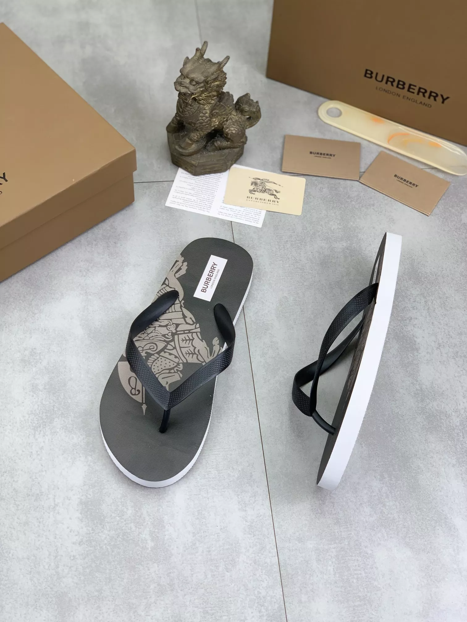 Burberry Slippers For Men Reliable 2603