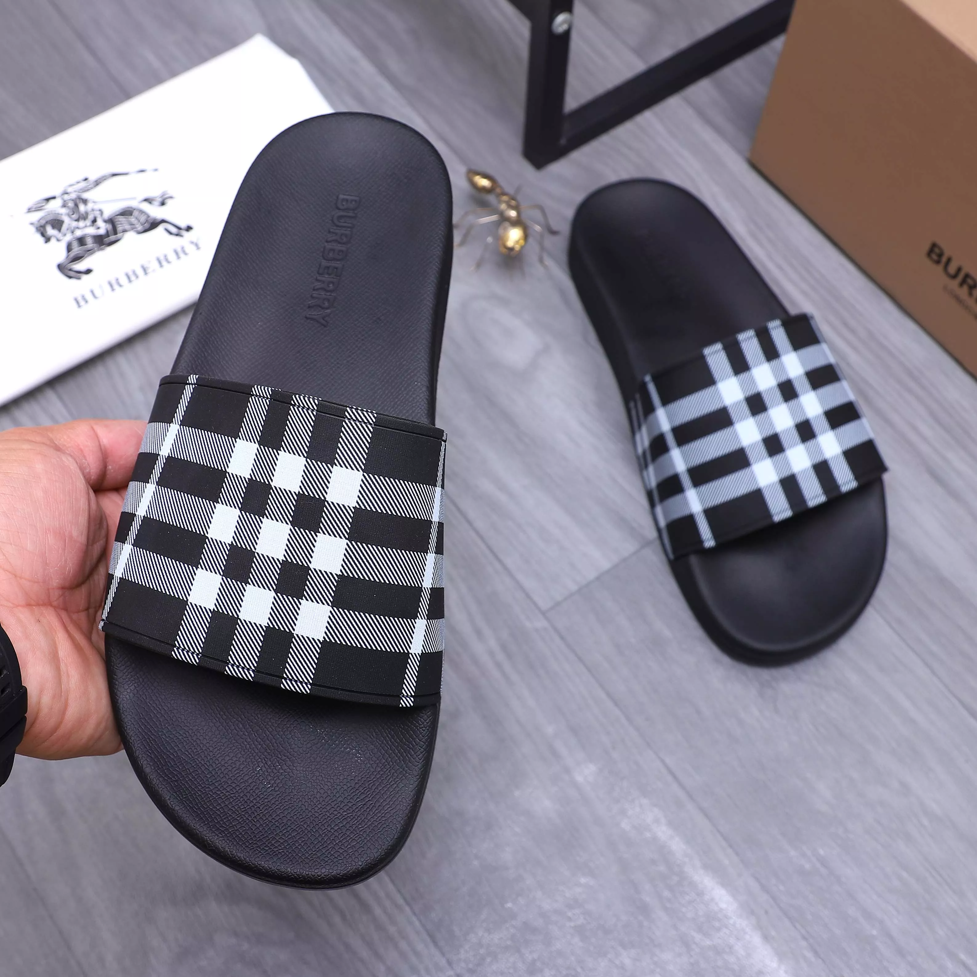 Burberry Slippers For Men SmartChoice 7696