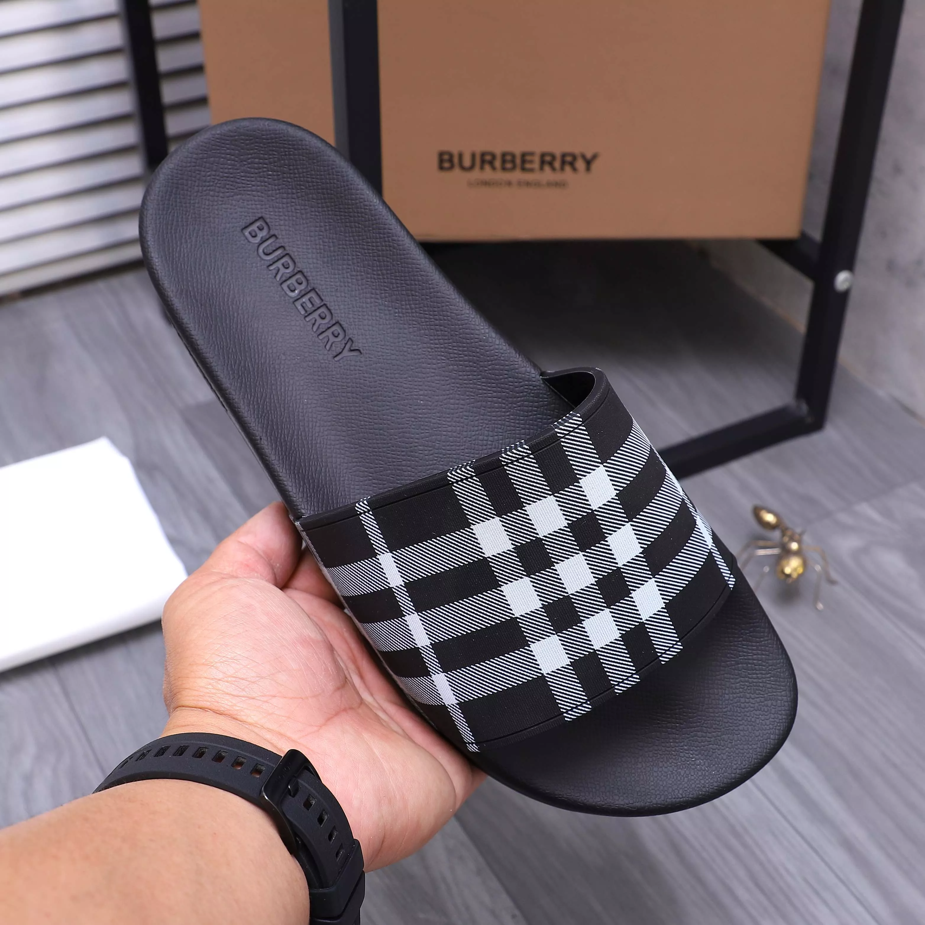 Burberry Slippers For Men SmartChoice 7696