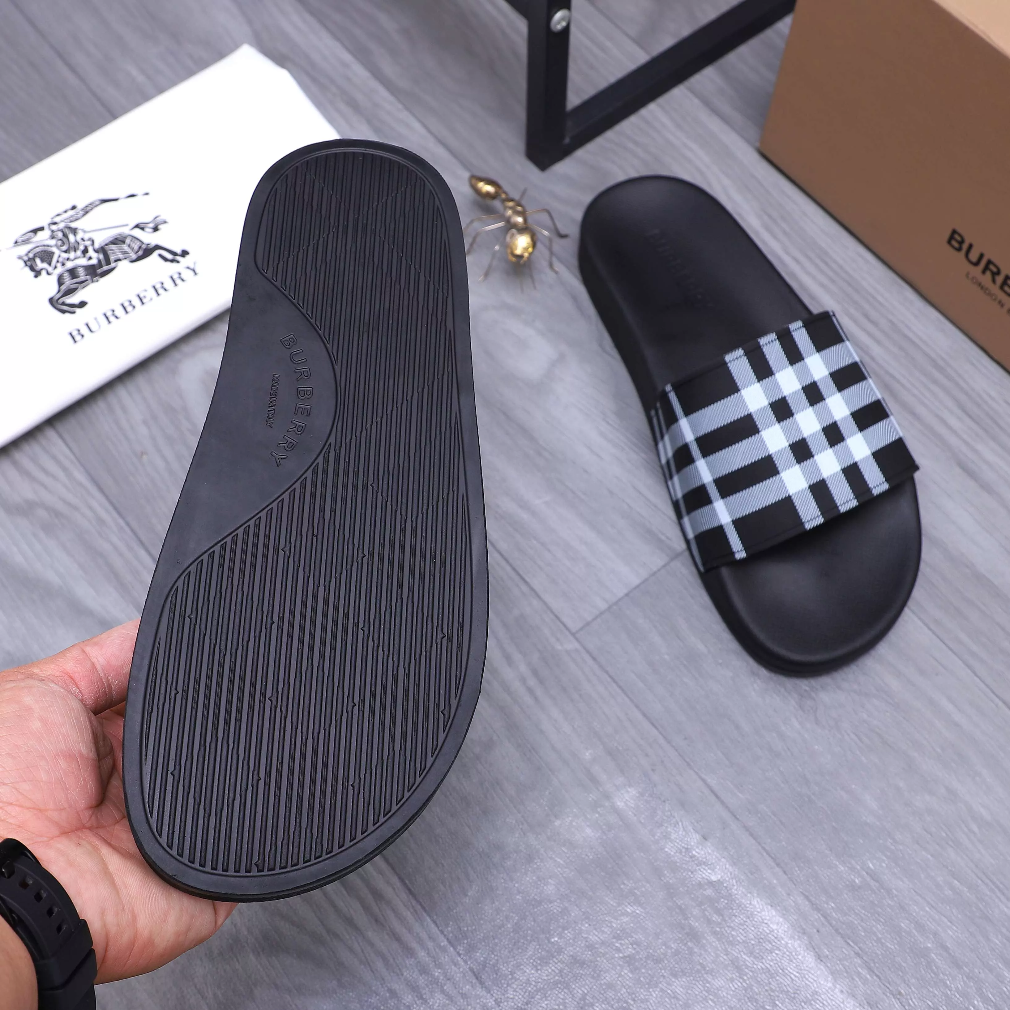 Burberry Slippers For Men SmartChoice 7696