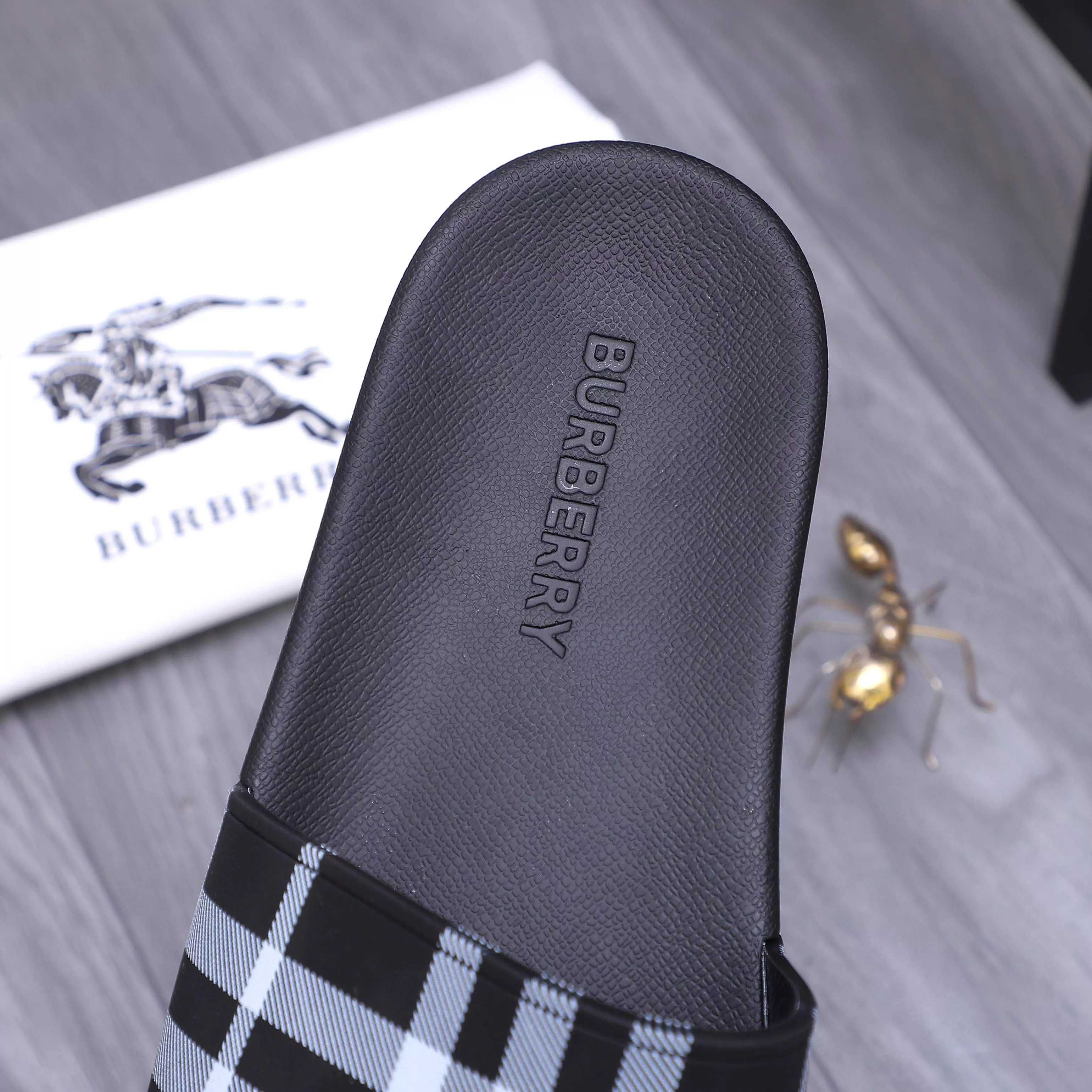 Burberry Slippers For Men SmartChoice 7696