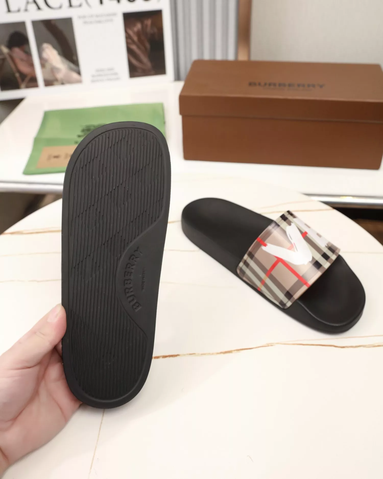Burberry Slippers For Men Sophisticated 2923