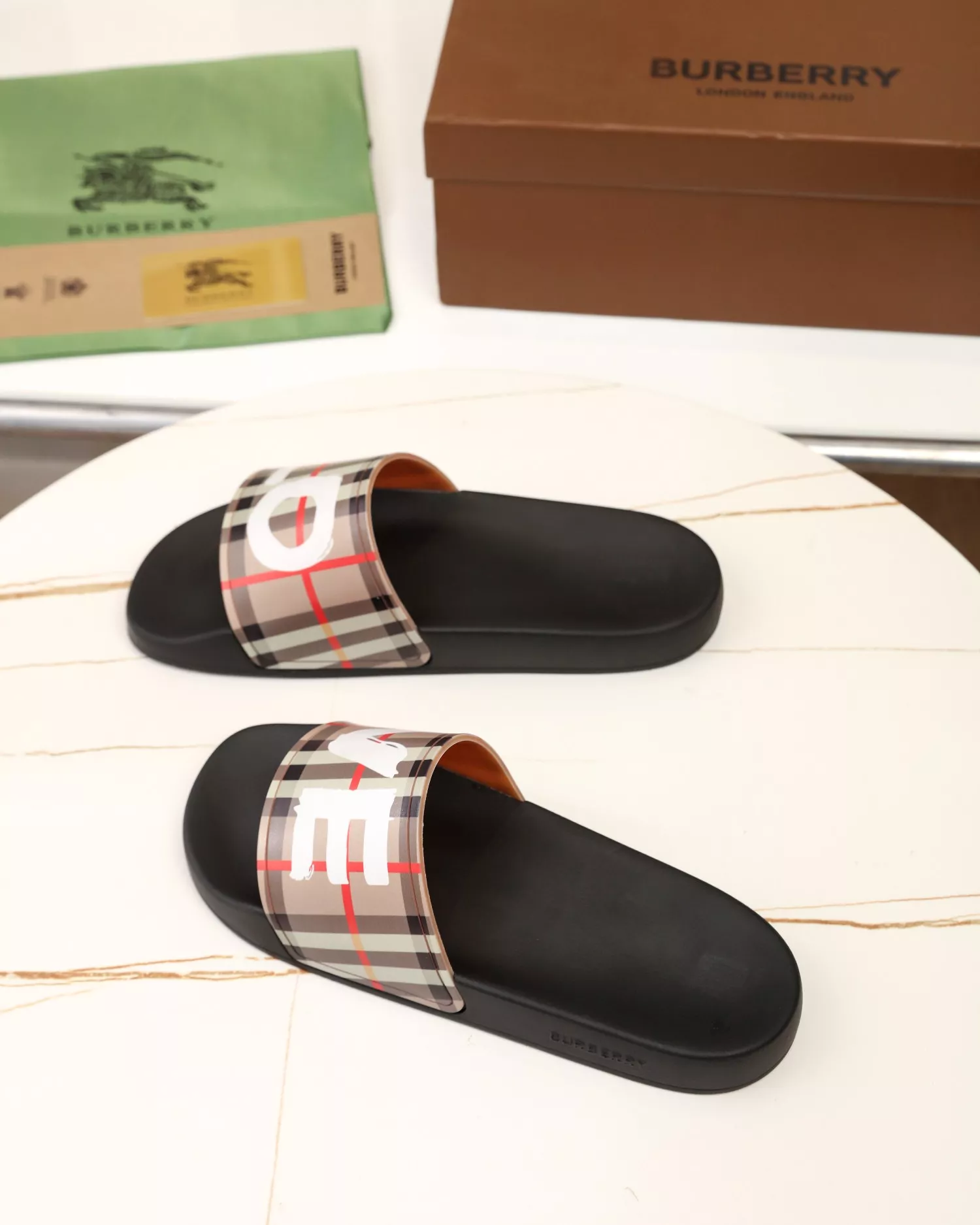 Burberry Slippers For Men Sophisticated 2923