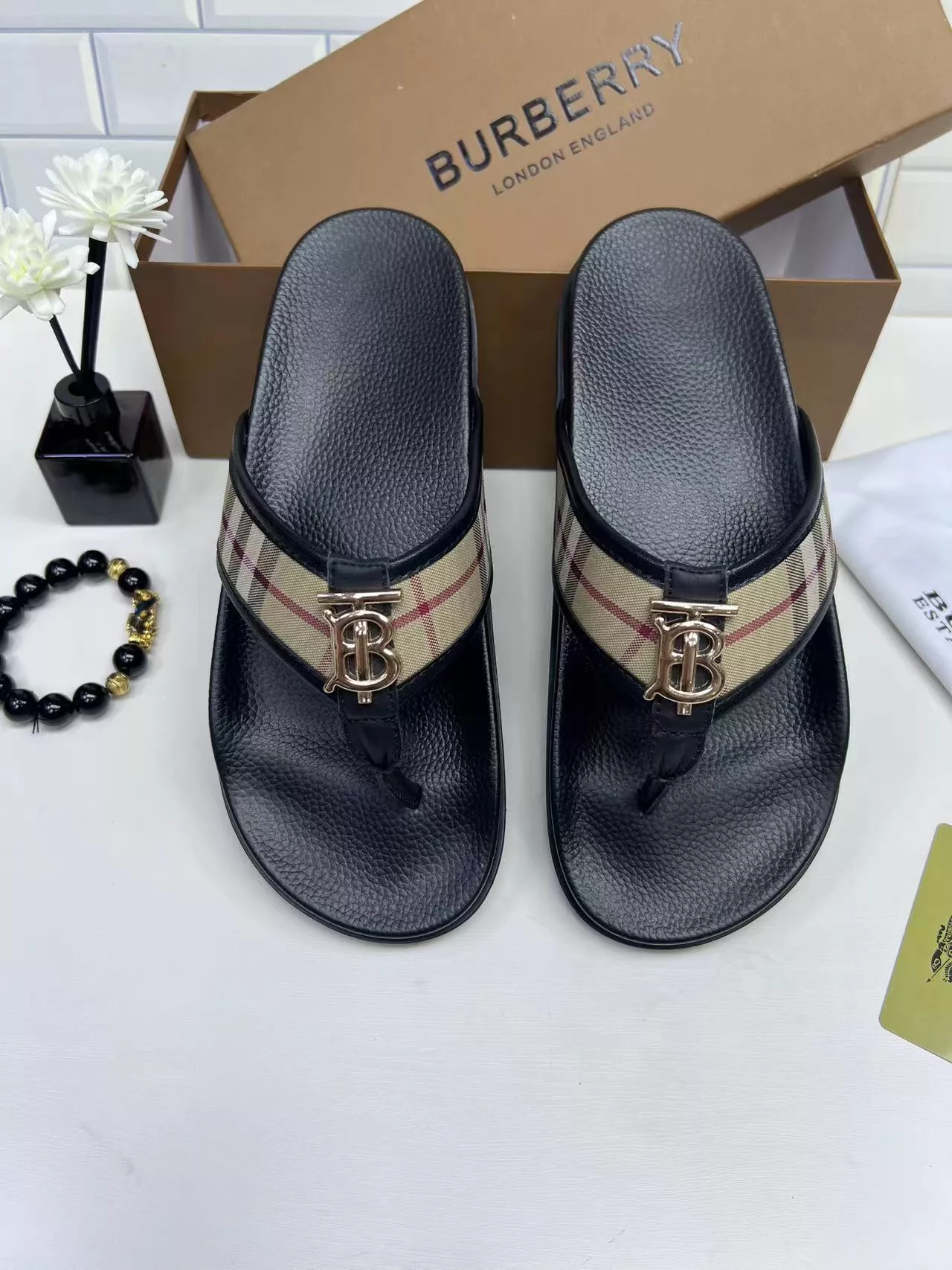 Burberry Slippers For Men Sophisticated 3473