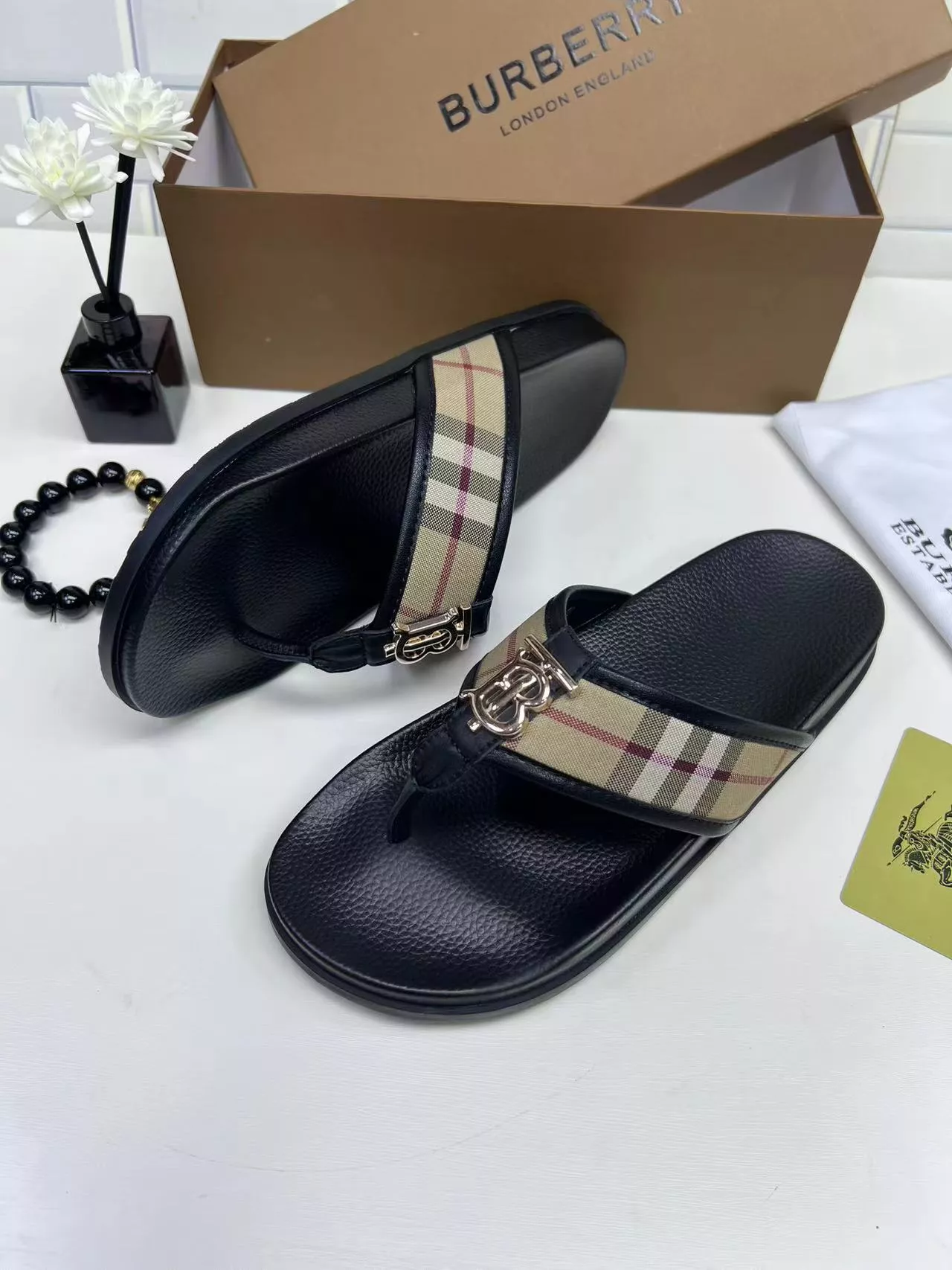 Burberry Slippers For Men Sophisticated 3473