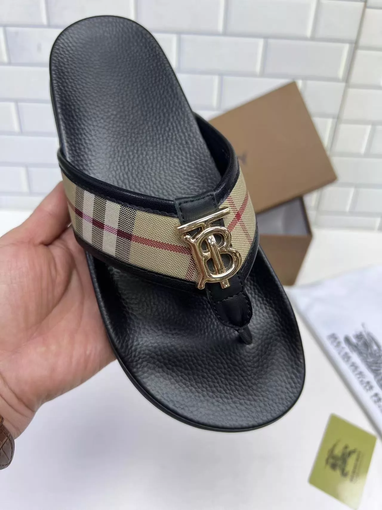 Burberry Slippers For Men Sophisticated 3473