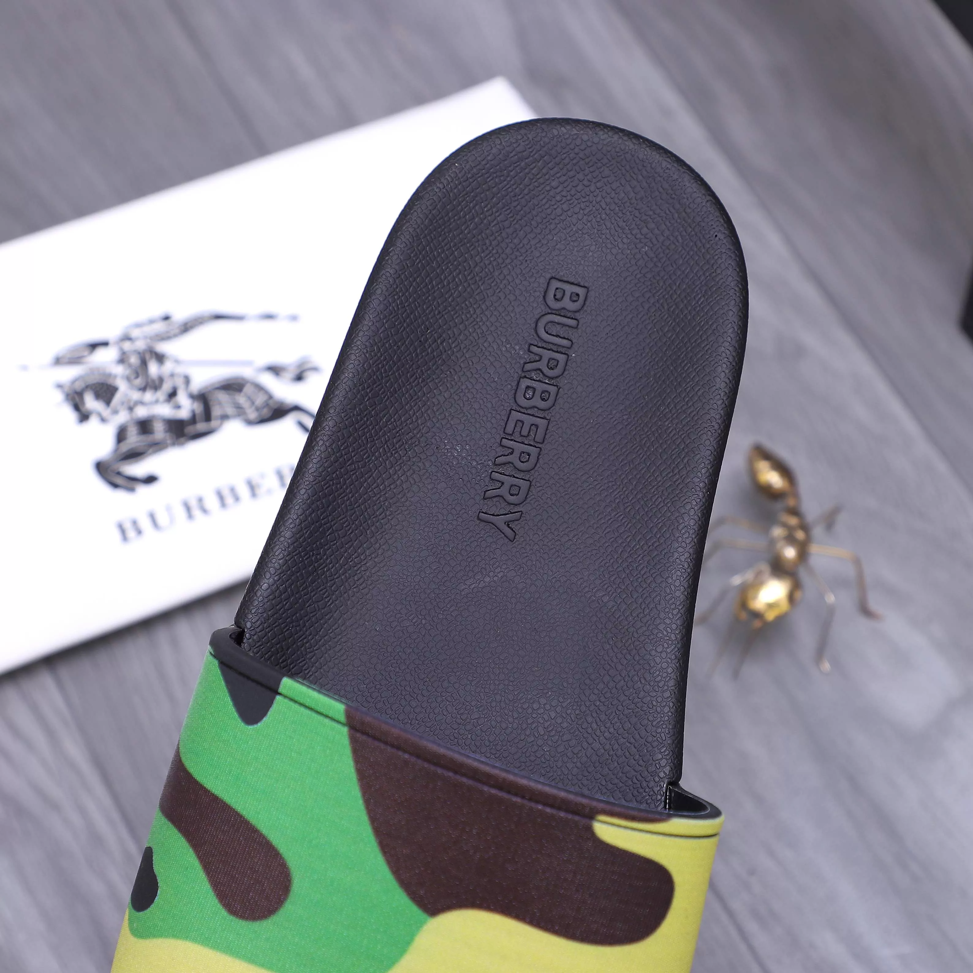 Burberry Slippers For Men Sophisticated 6050