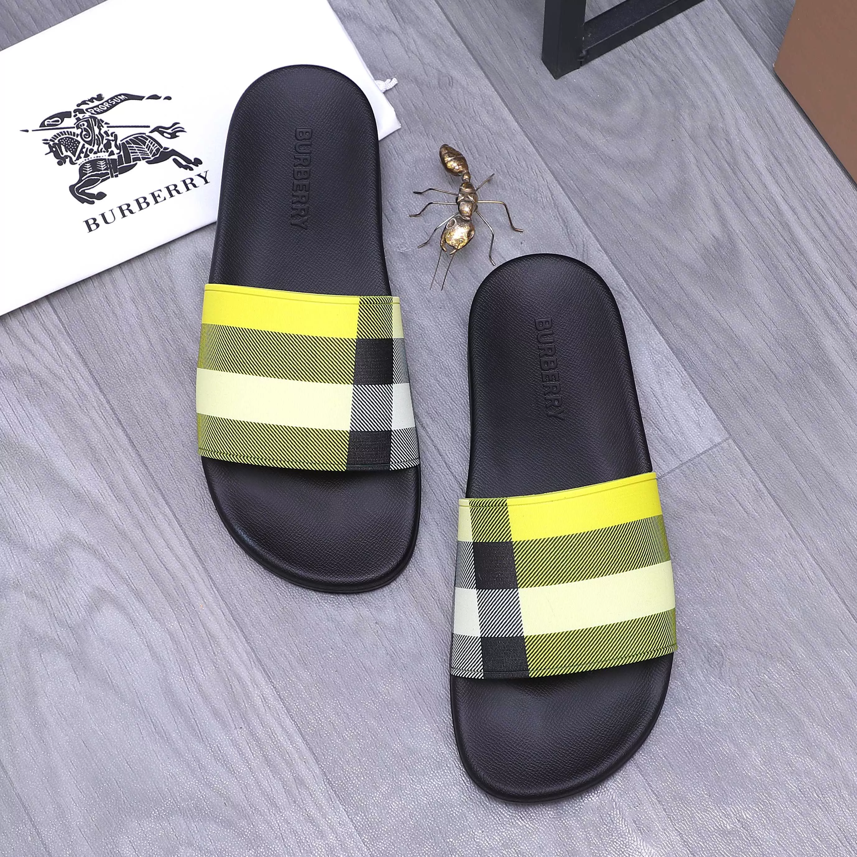 Burberry Slippers For Men SportInspired 9527