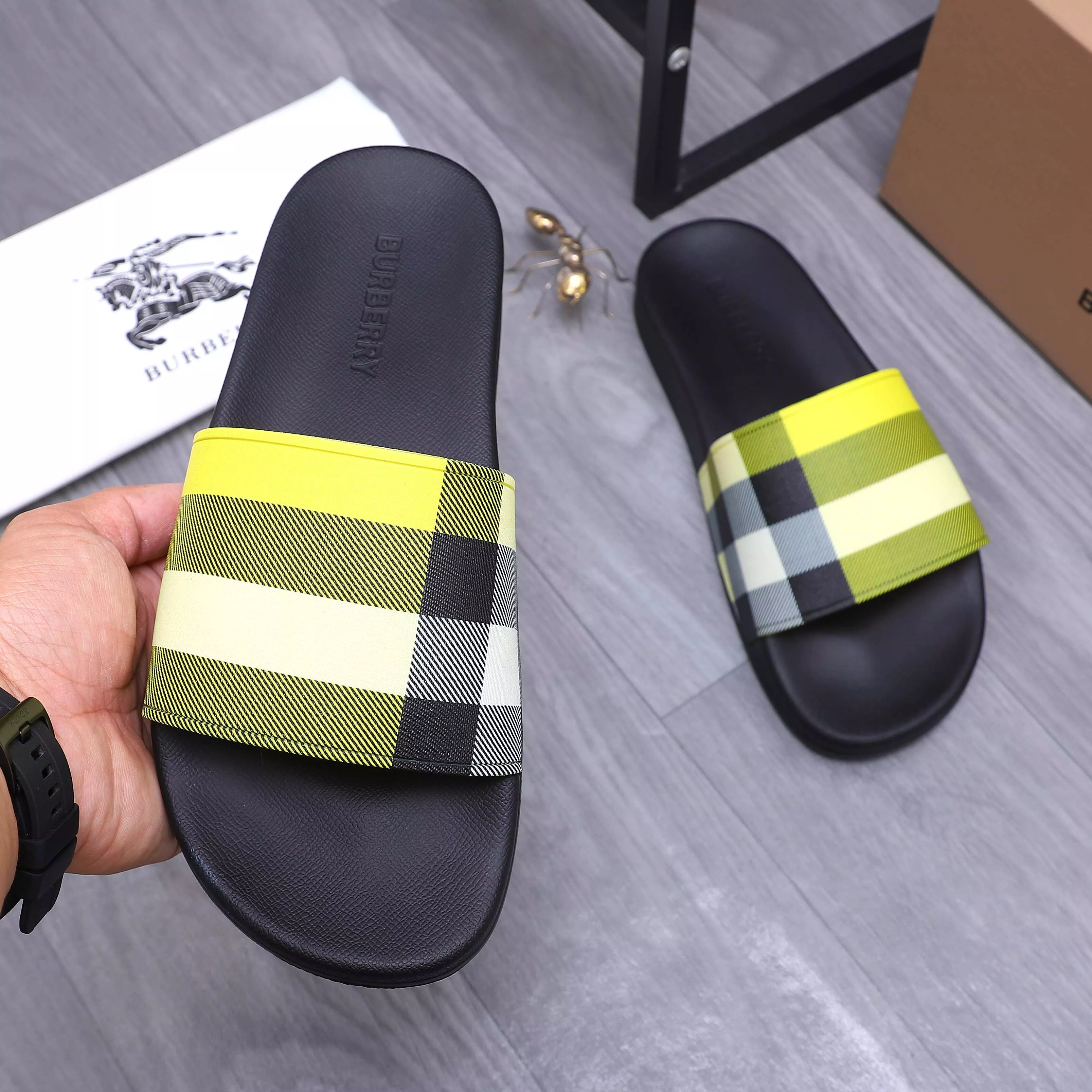 Burberry Slippers For Men SportInspired 9527