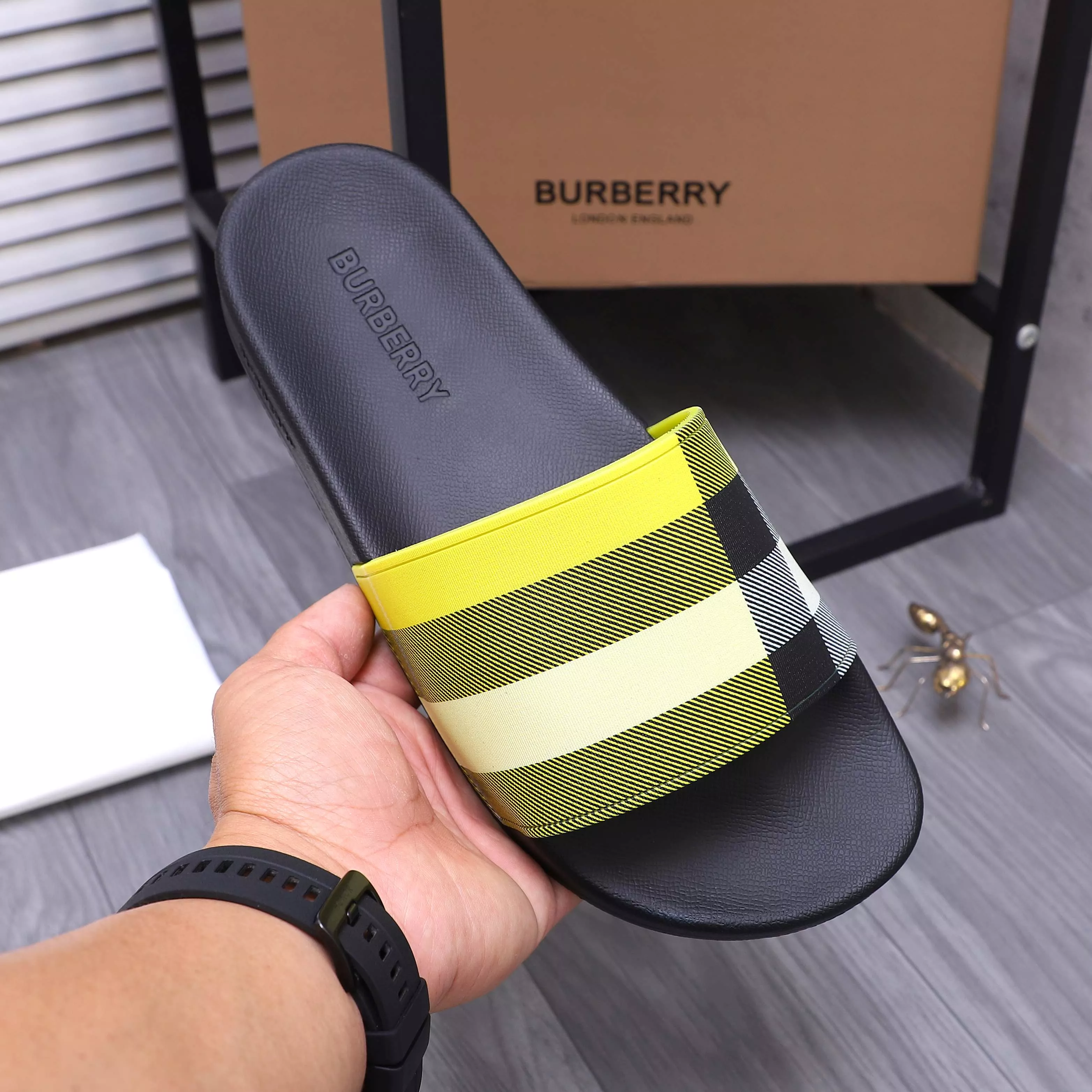 Burberry Slippers For Men SportInspired 9527