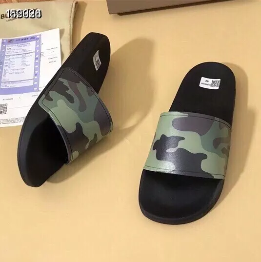 Burberry Slippers For Men Timeless 6137