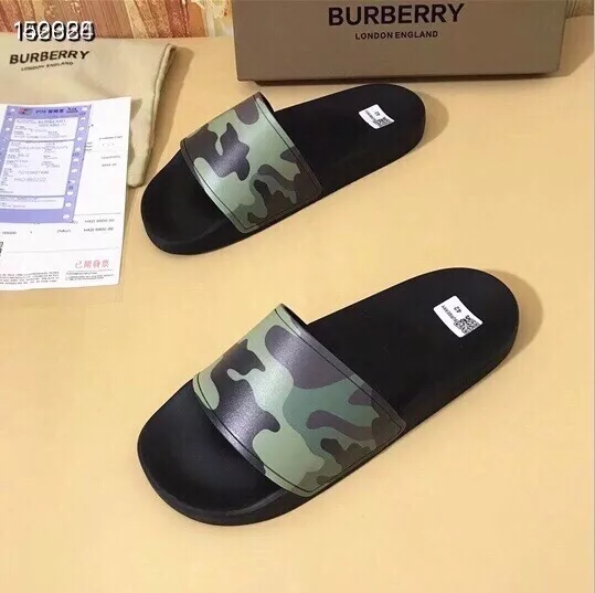 Burberry Slippers For Men Timeless 6137