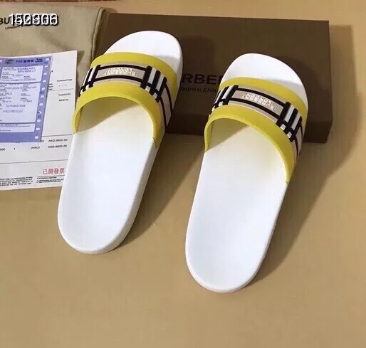 Burberry Slippers For Men Versatile 4814