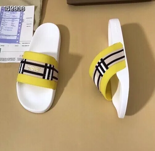 Burberry Slippers For Men Versatile 4814