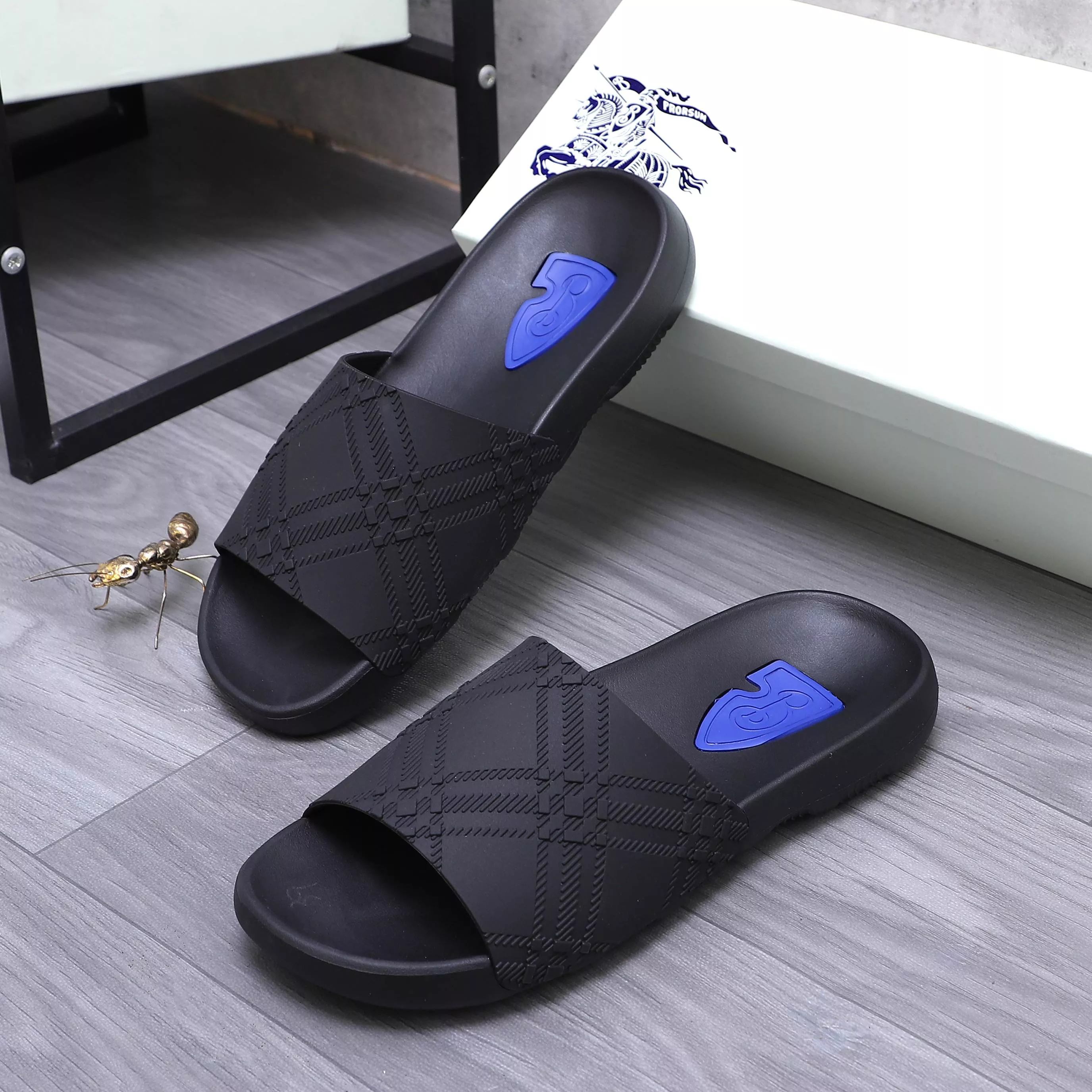 Burberry Slippers For Men Versatile 8199
