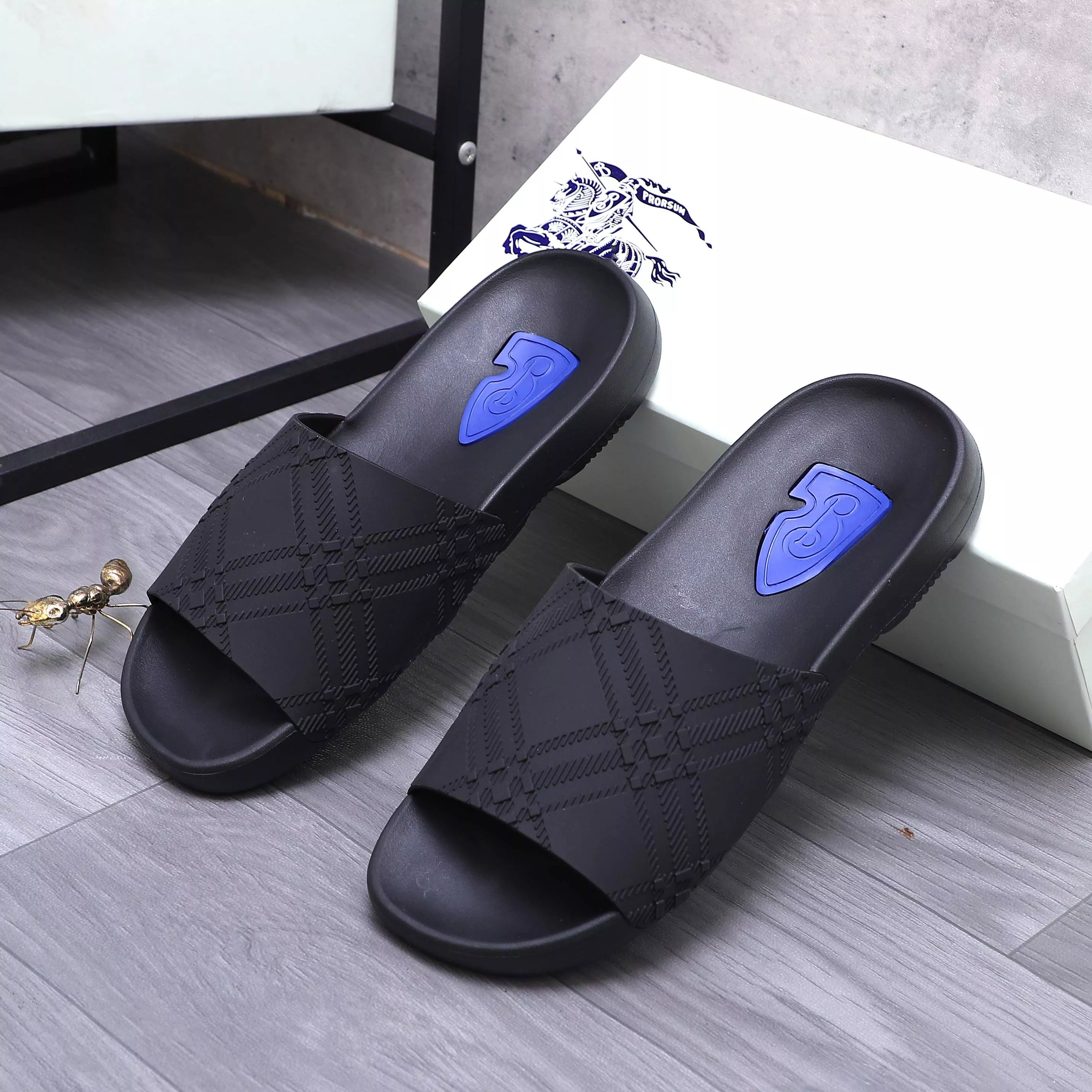 Burberry Slippers For Men Versatile 8199
