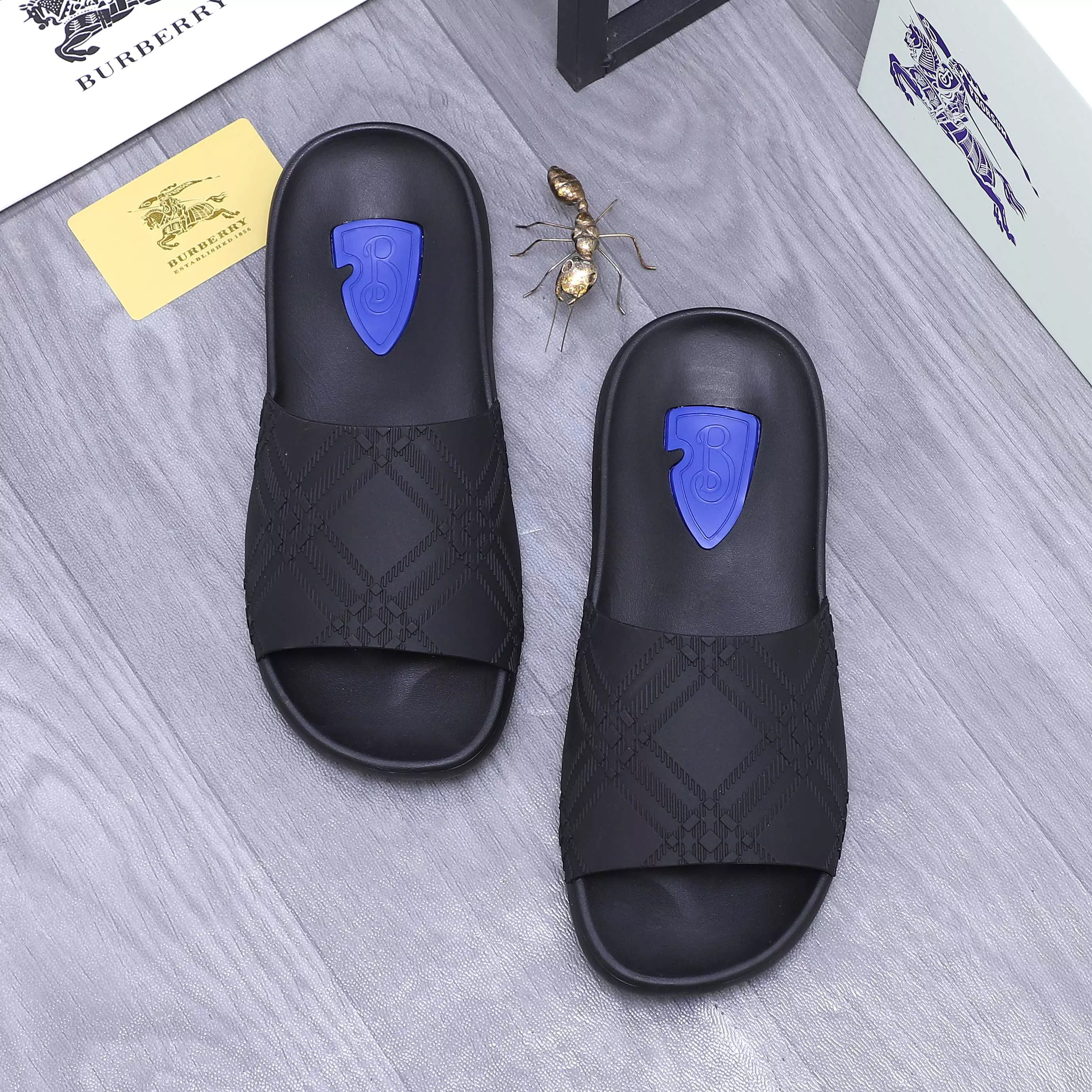 Burberry Slippers For Men Versatile 8199