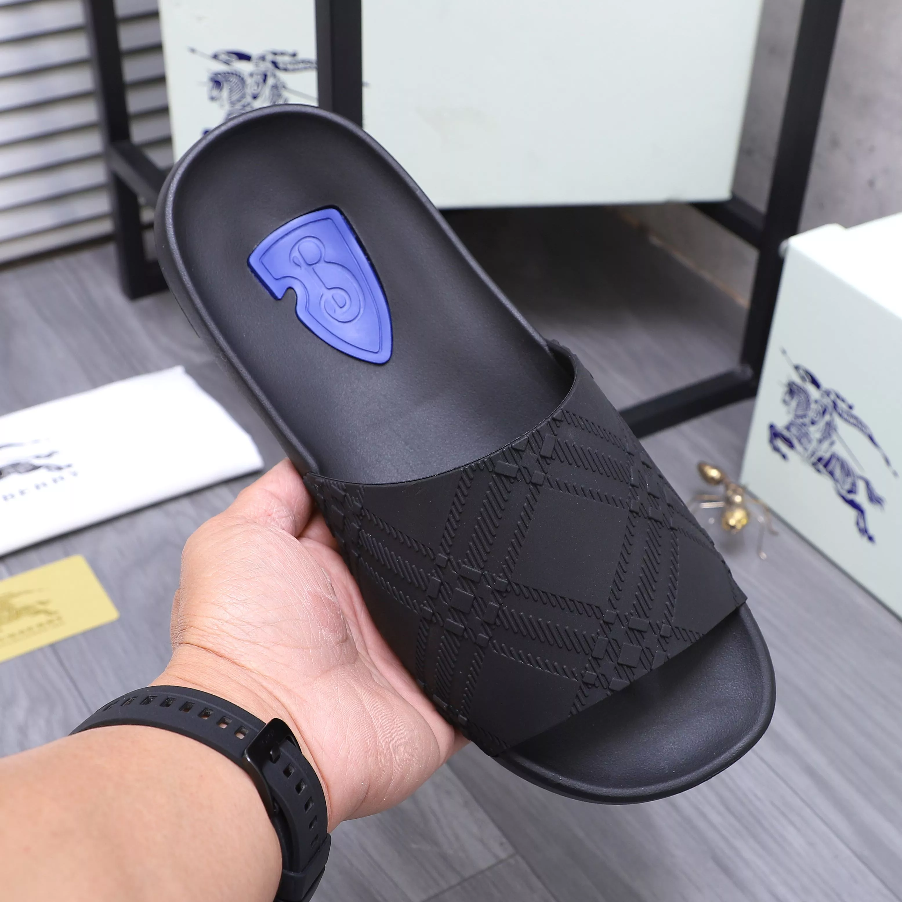Burberry Slippers For Men Versatile 8199