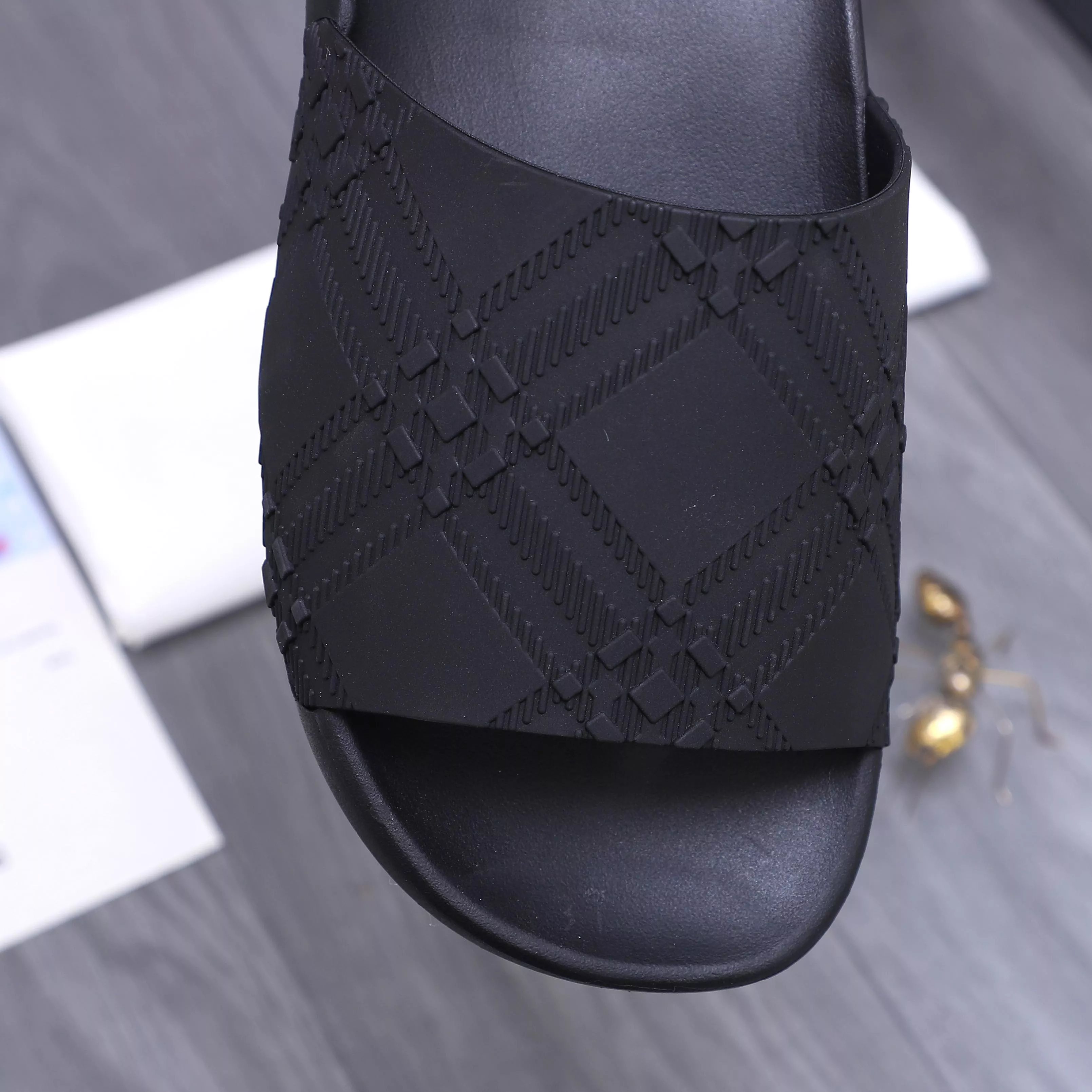 Burberry Slippers For Men Versatile 8199