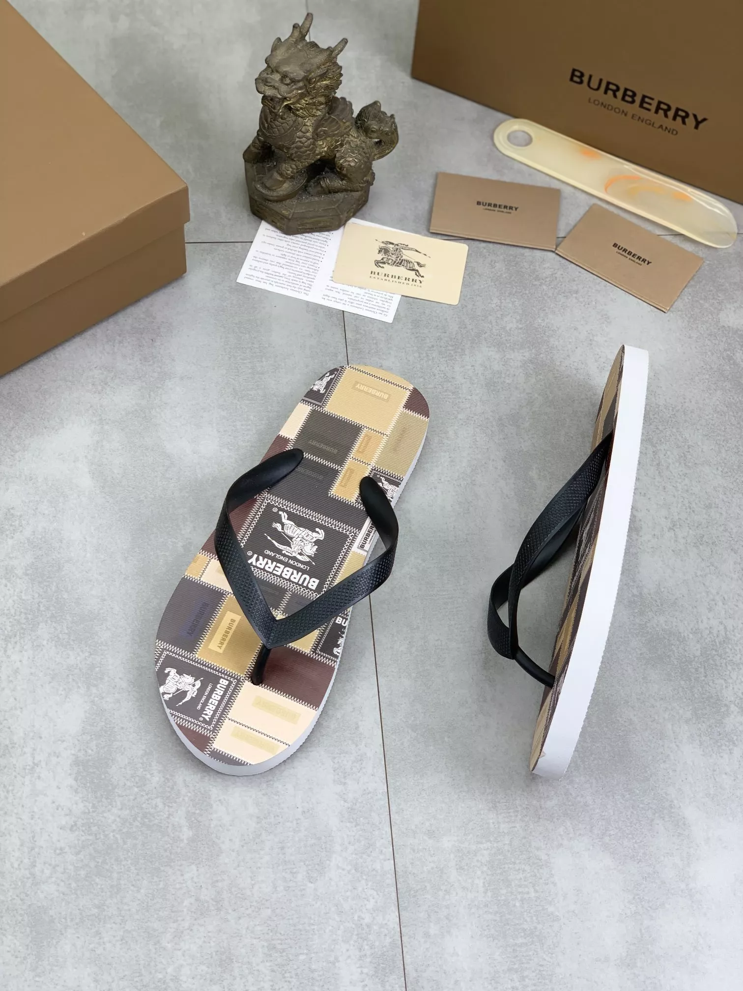 Burberry Slippers For Men WellDesigned 2338