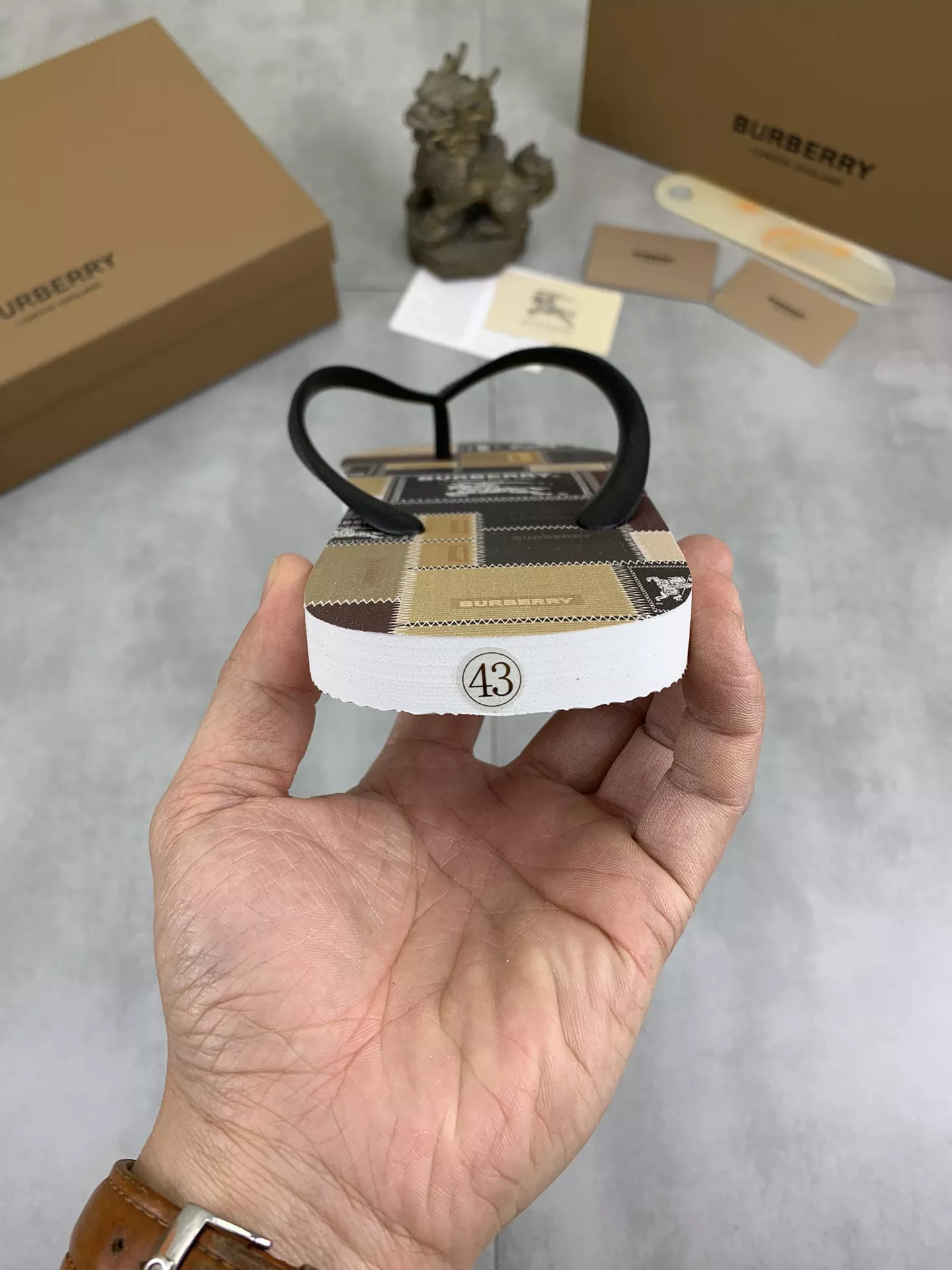 Burberry Slippers For Men WellDesigned 2338