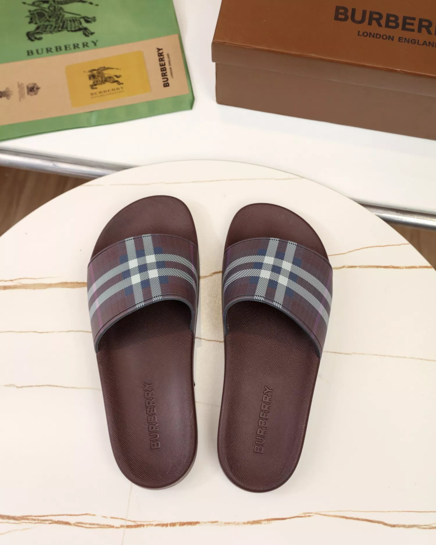 Burberry Slippers For Men WellDesigned 752