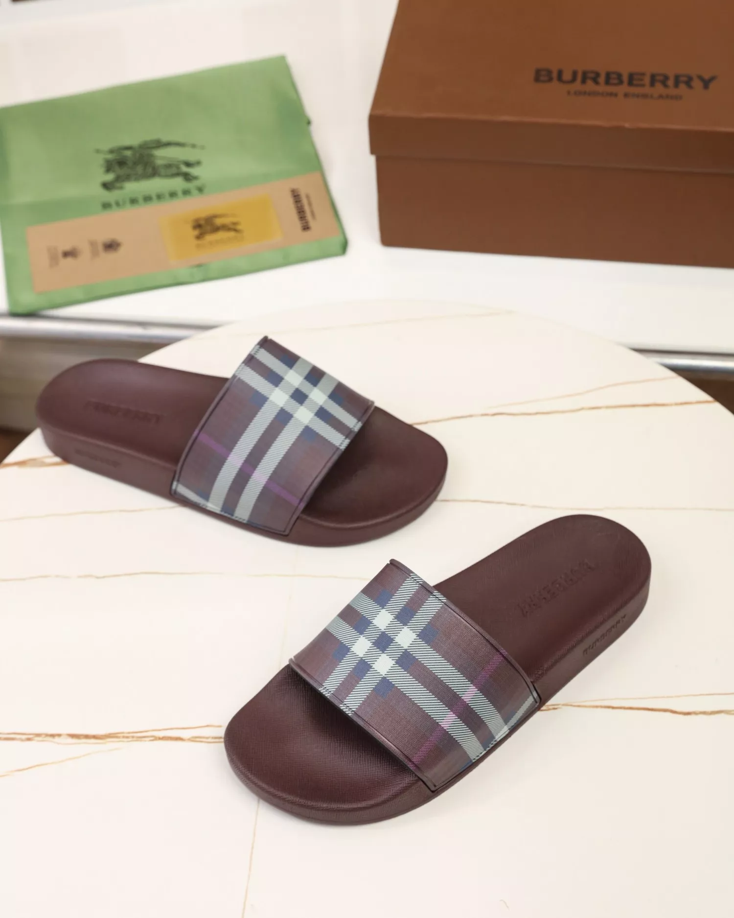 Burberry Slippers For Men WellDesigned 752