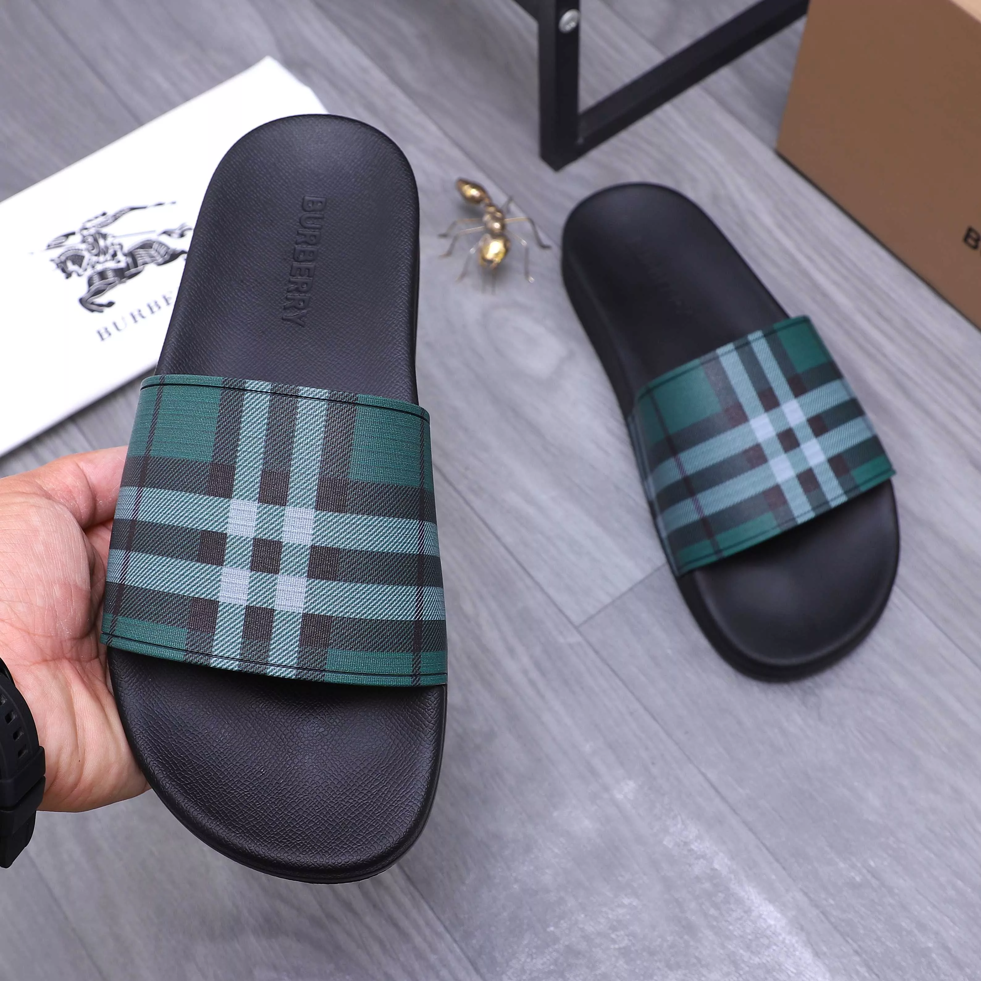 Burberry Slippers For Women Bold 426