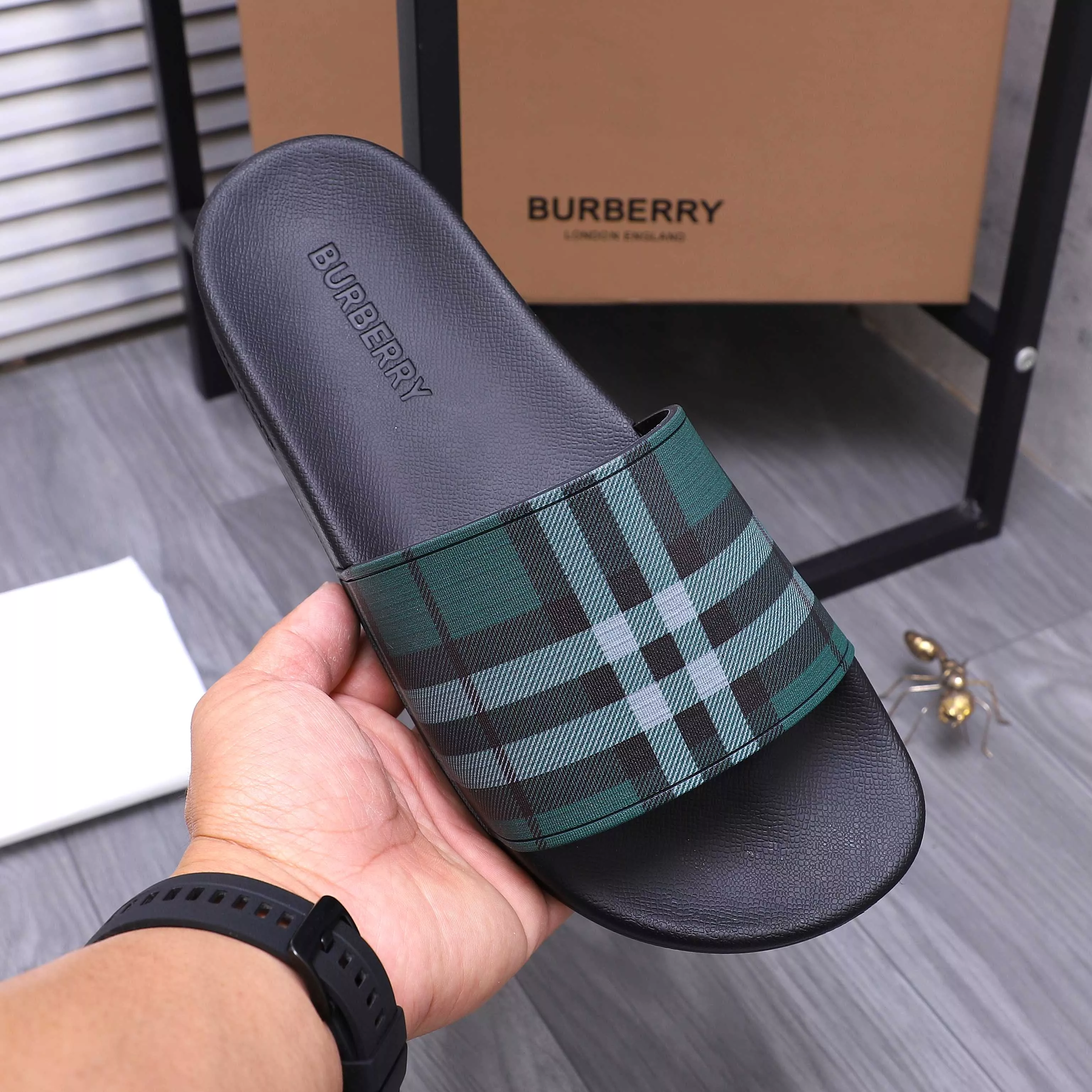 Burberry Slippers For Women Bold 426