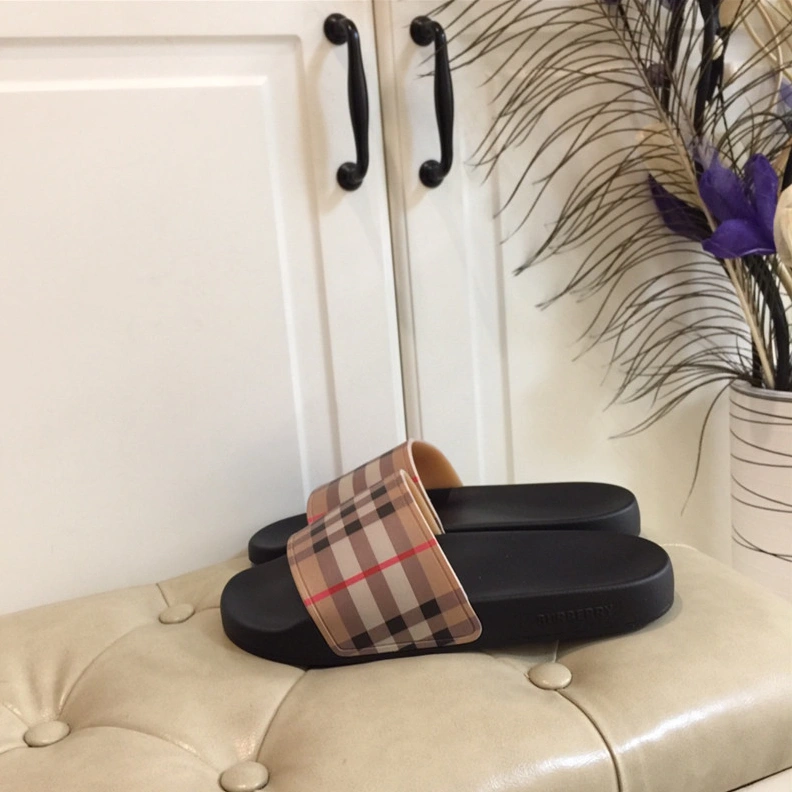 Burberry Slippers For Women EyeCatching 6042