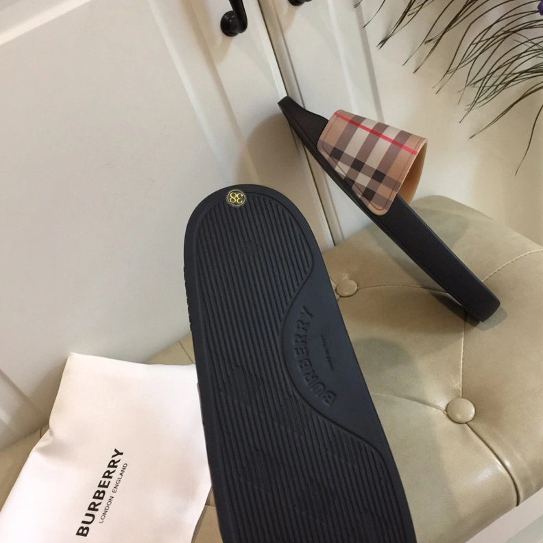 Burberry Slippers For Women EyeCatching 6042