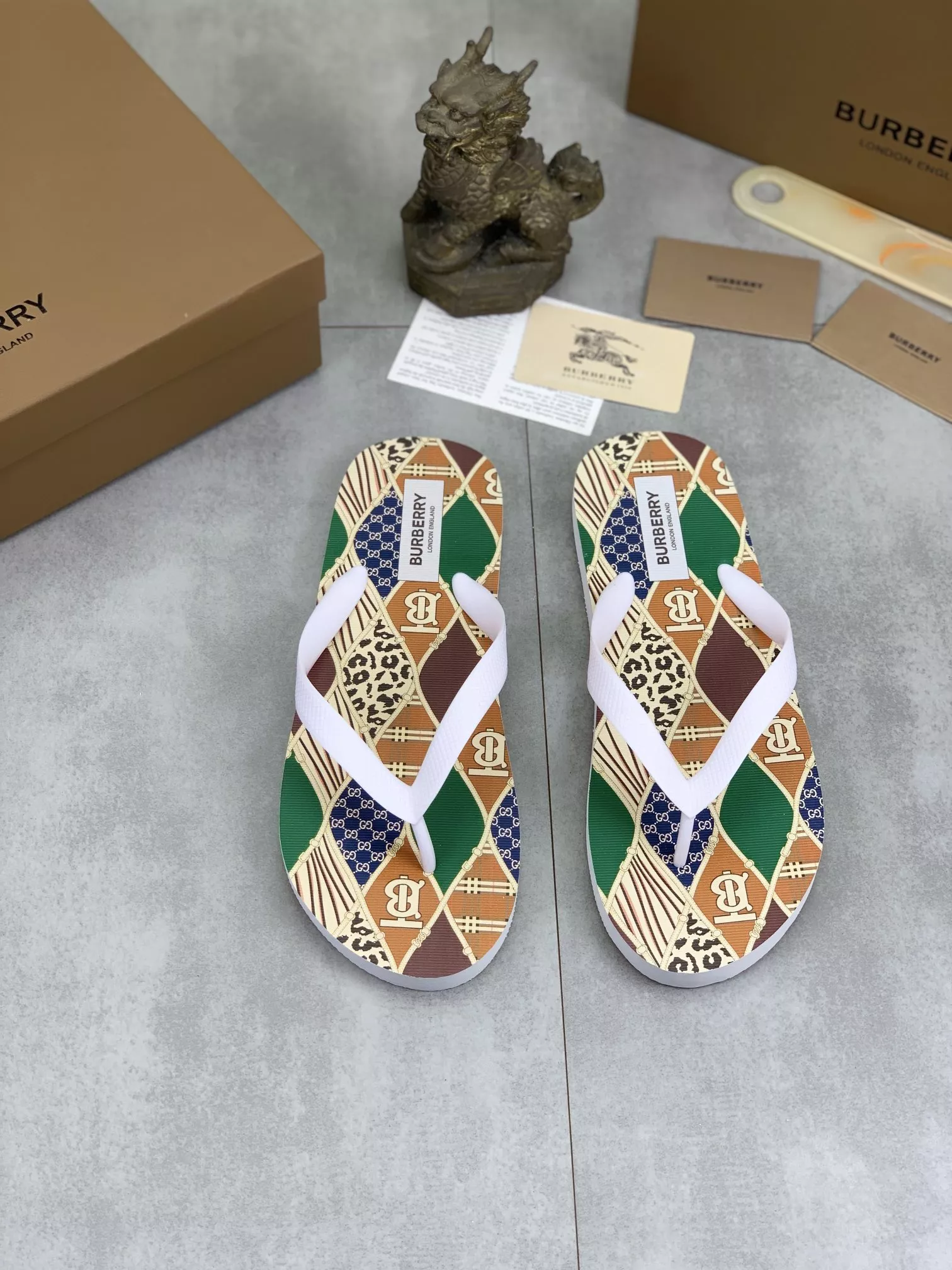 Burberry Slippers For Women Functional 2168