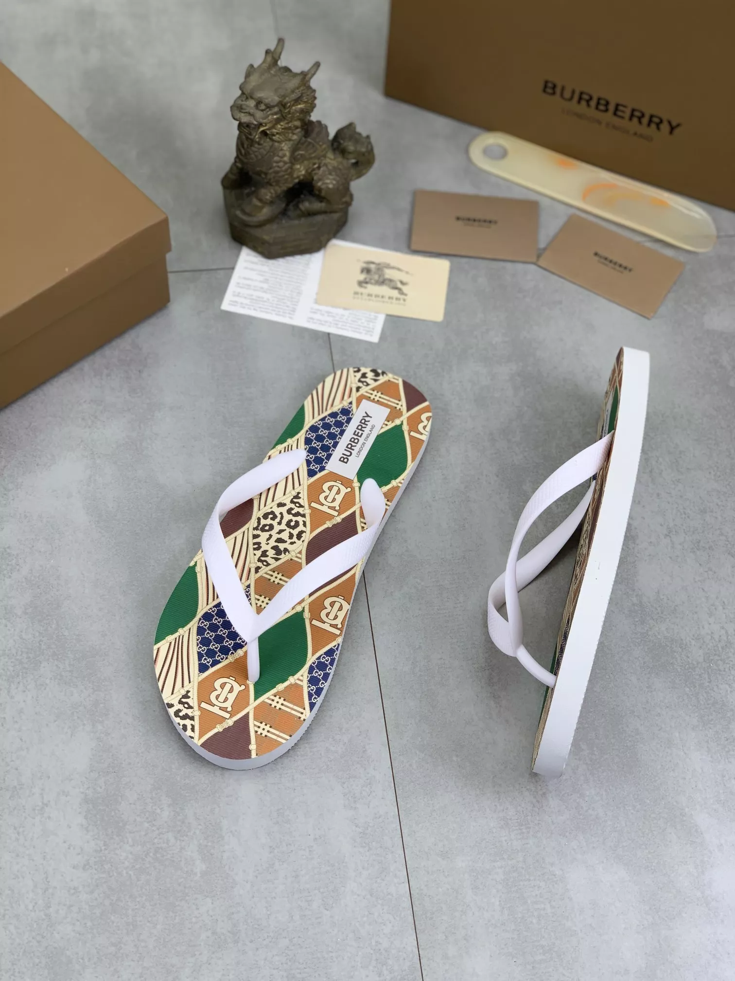 Burberry Slippers For Women Functional 2168