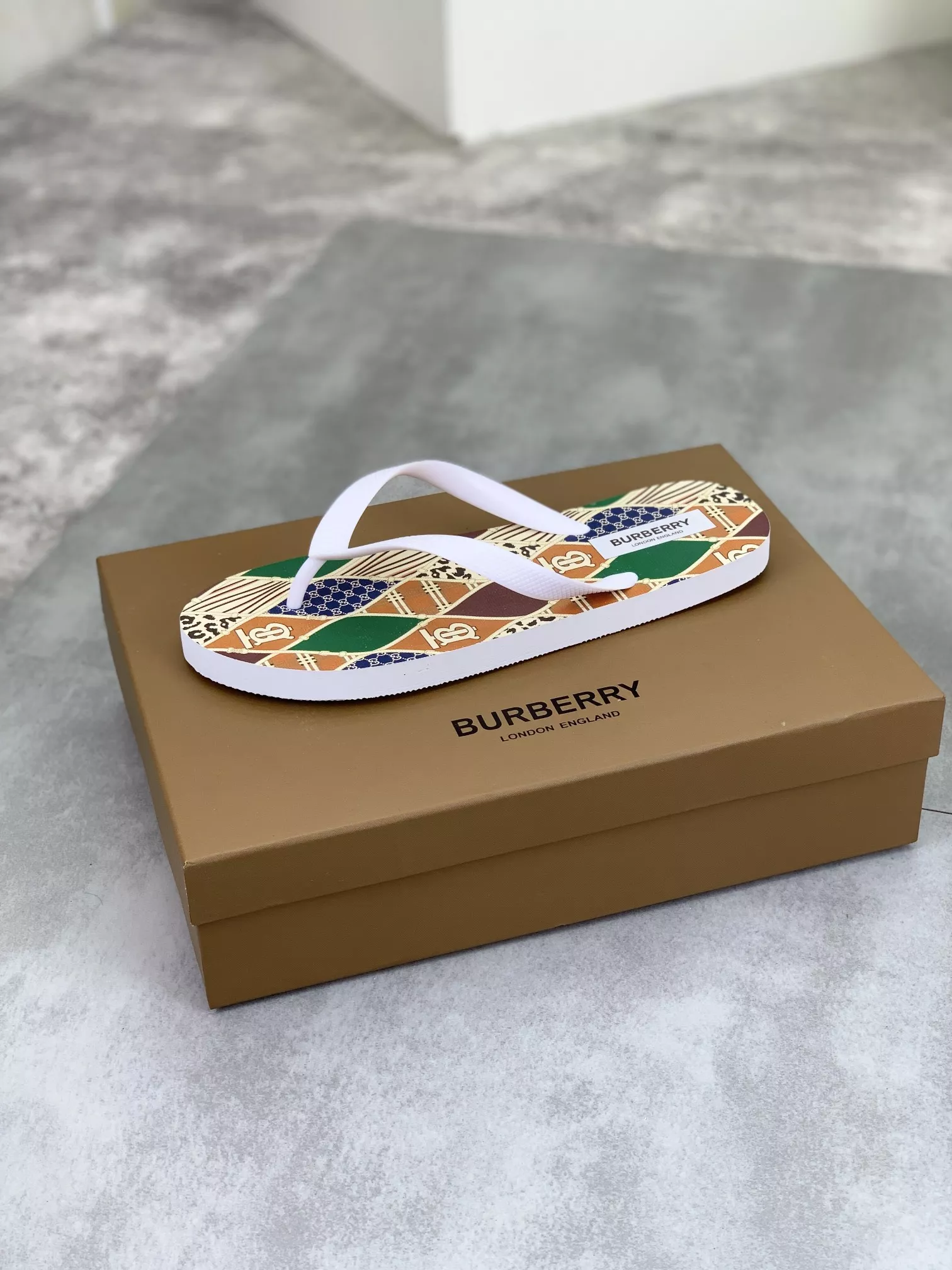 Burberry Slippers For Women Functional 2168