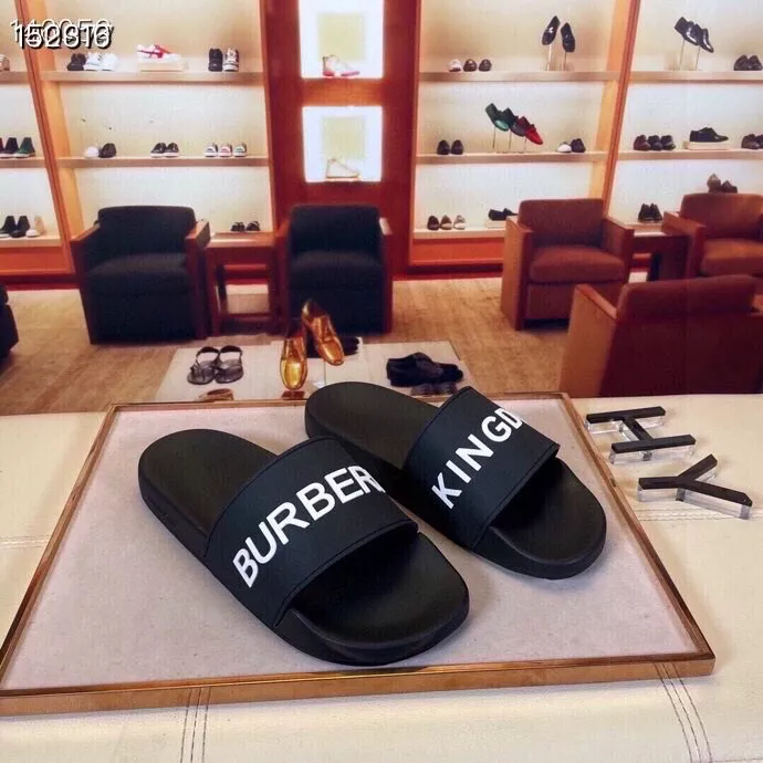 Burberry Slippers For Women Functional 9469