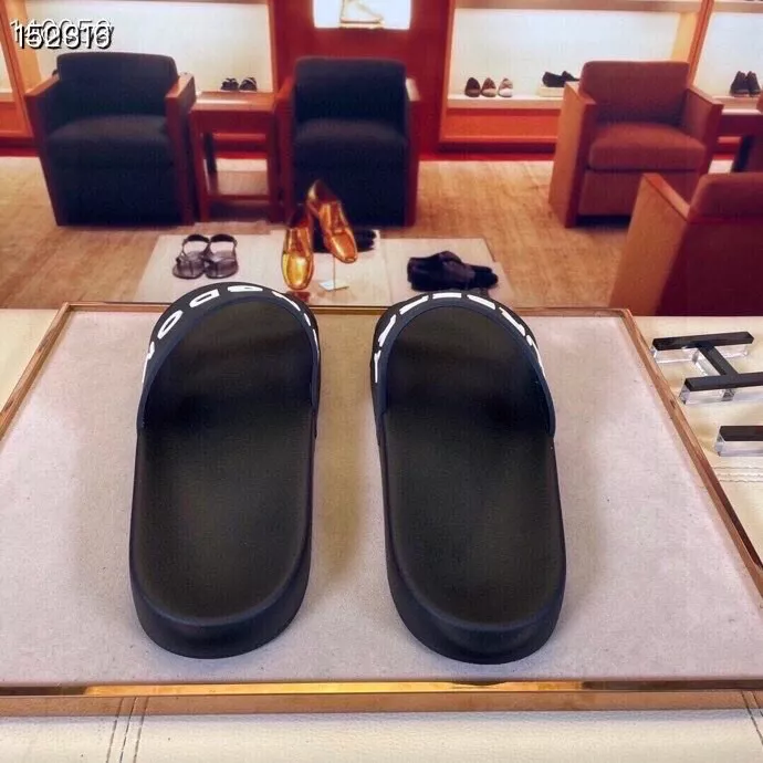 Burberry Slippers For Women Functional 9469