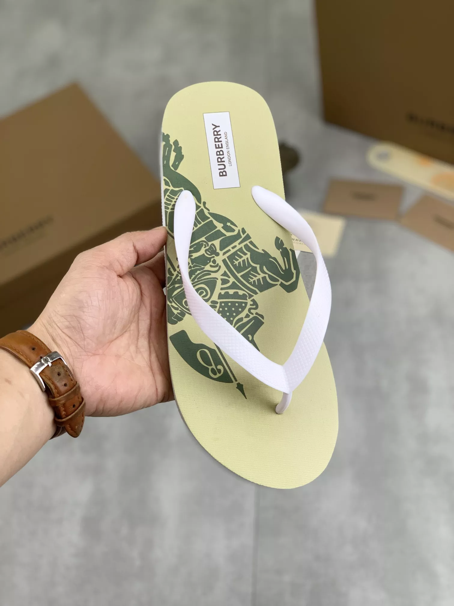 Burberry Slippers For Women Popular 4356