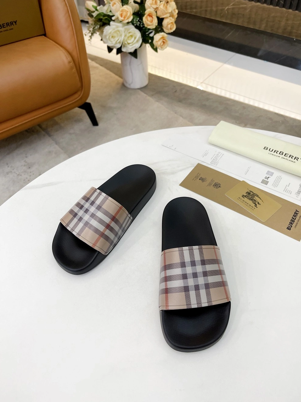 Burberry Slippers For Women Practical 1256