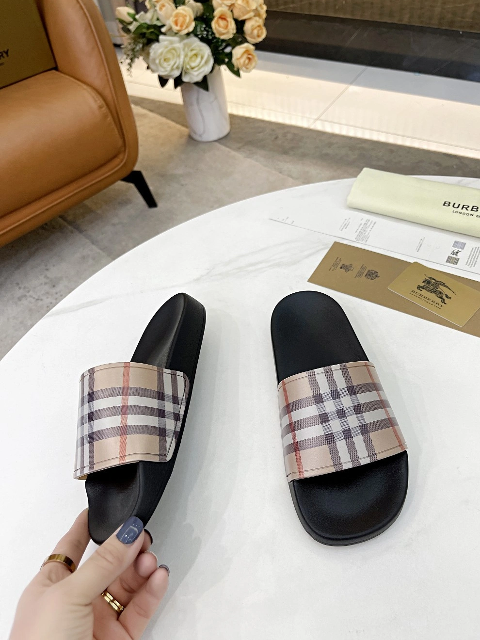 Burberry Slippers For Women Practical 1256