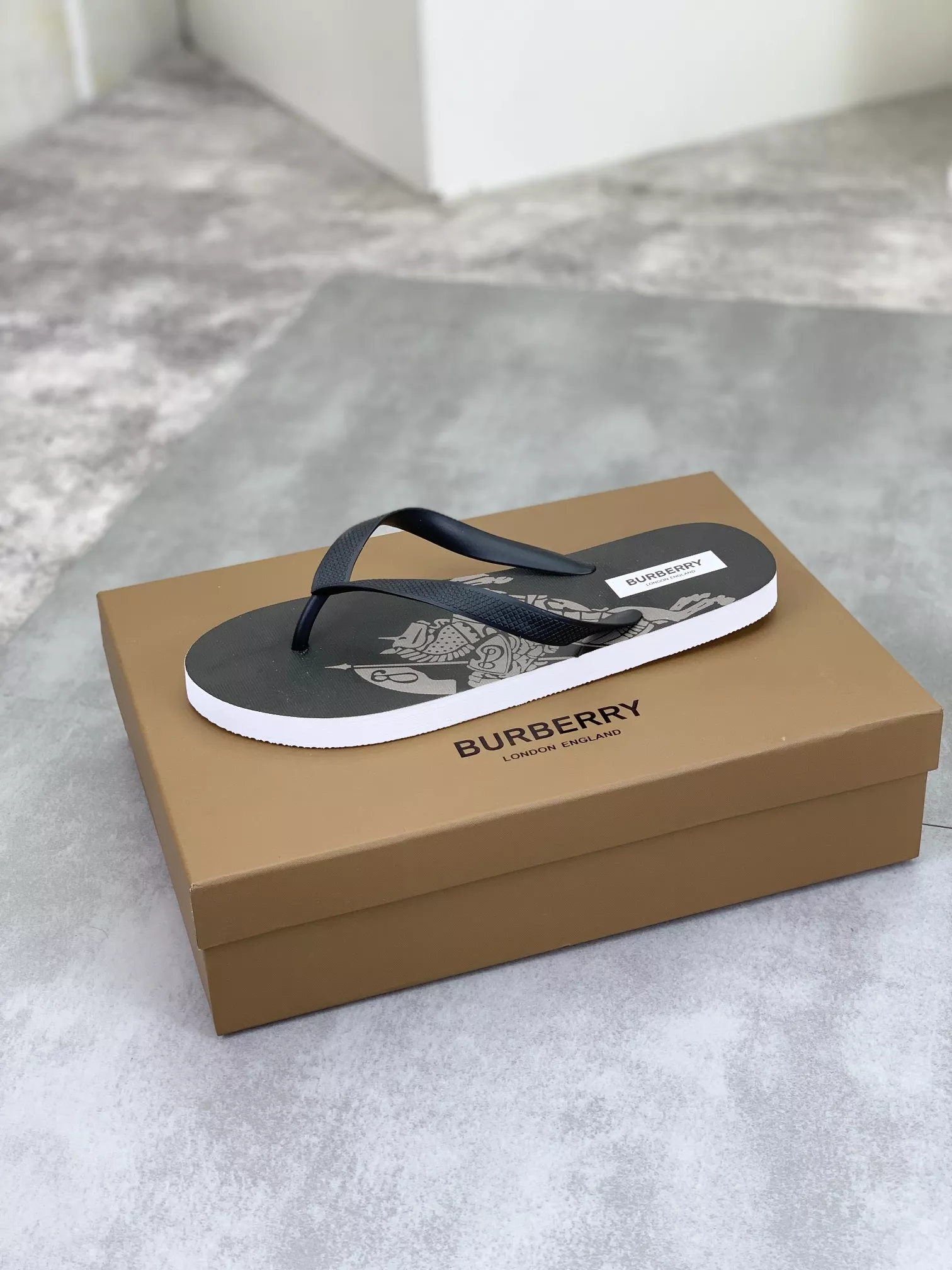 Burberry Slippers For Women Practical 5514