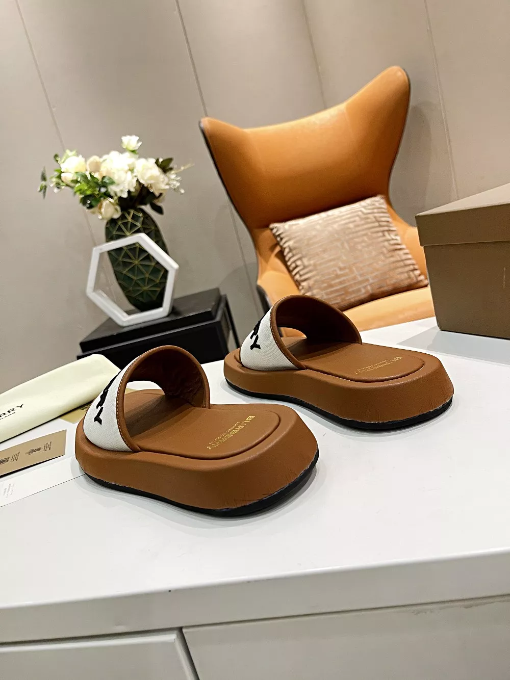 Burberry Slippers For Women Resilient 7119